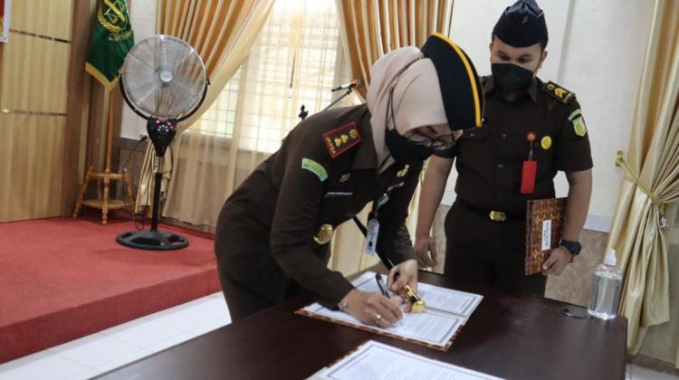 Kajari Pelalawan Silpia Lantik Kasi Pidum Baru