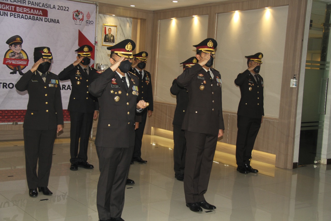 Peringati Hari Lahir Pancasila, Polres Metro Jakarta Barat Ikuti Upacara Secara Daring Serentak