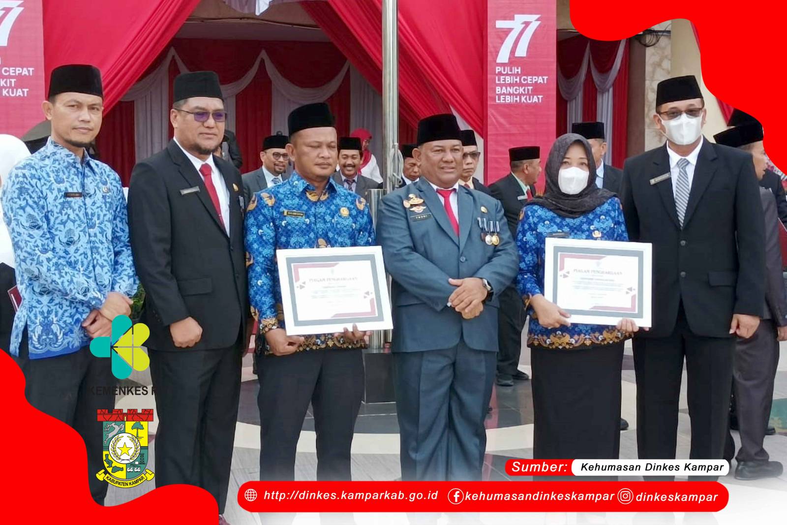 Kadiskes Beri Penghargaan Kepada Dua Kepala Puskesmas Capaian Vaksinasi Merdeka Tertinggi Di Kabupaten Kampar