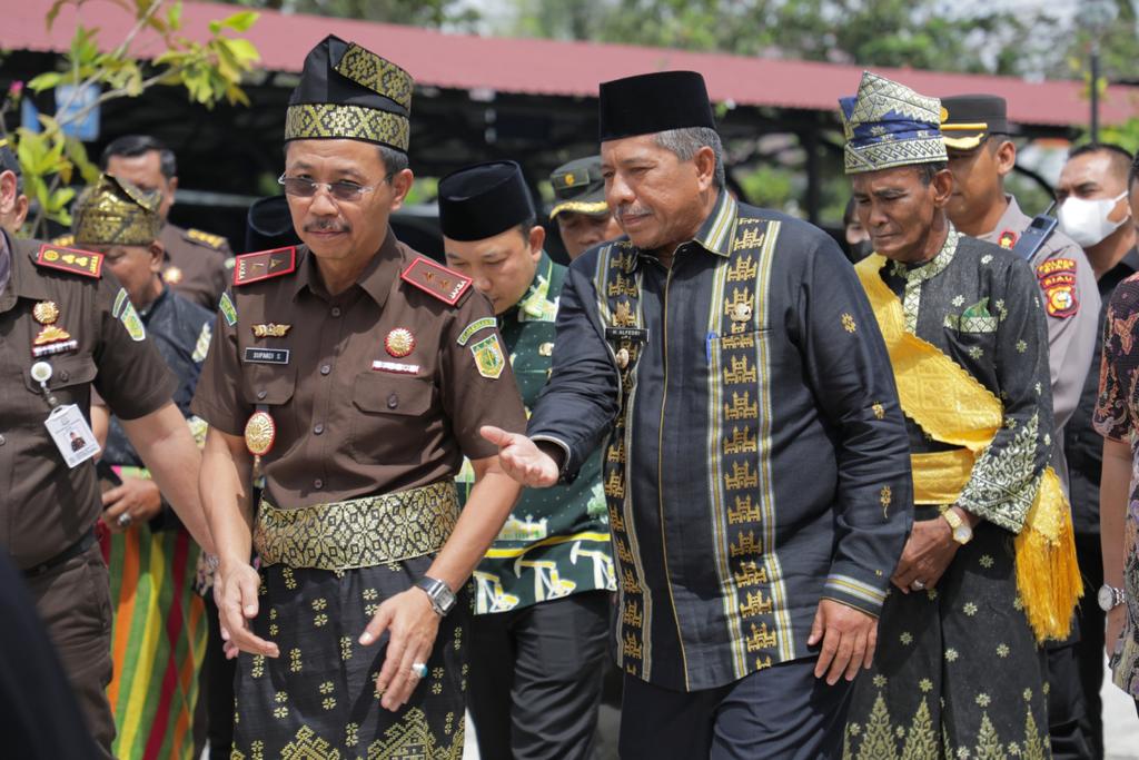 Bupati Siak dan Kejati Riau Resmikan Gedung Serbaguna