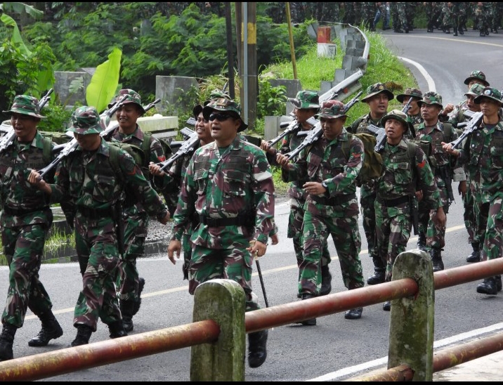 Ratusan Prajurit Kodim 0613/Ciamis Lakukan Napak Tilas ke Tugu Panji Siliwangi