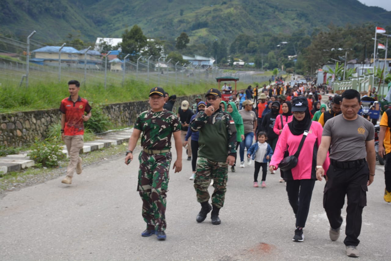 Olahraga Bersama,TNI Polri Dan Pemda Kabupaten Tolikara Perkuat Sinegitas