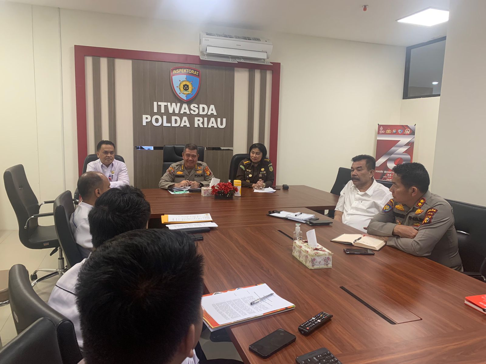 Asisten Pengawasan Kejaksaan Tinggi Riau Hadiri Rapat Koordinasi Pembahasan Program Kerja Saber Pungli Provinsi Riau