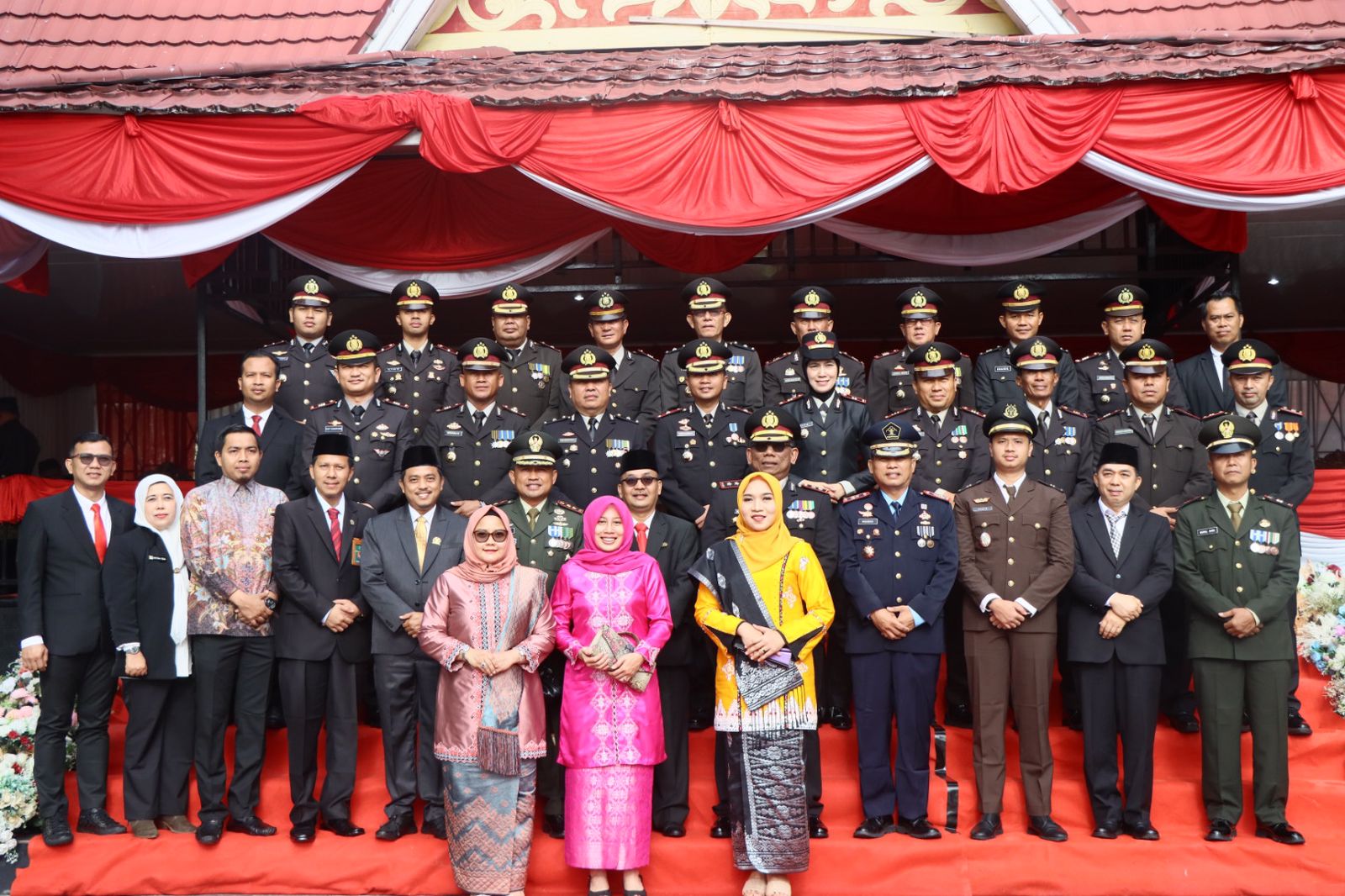 Pj Bupati Kampar Ikuti Upacara Peringatan Hari Bhayangkara Ke – 77 Tahun 2023, Polri Presisi Untuk Negeri Dalam Menyongsong Tahun Pemilu 2024