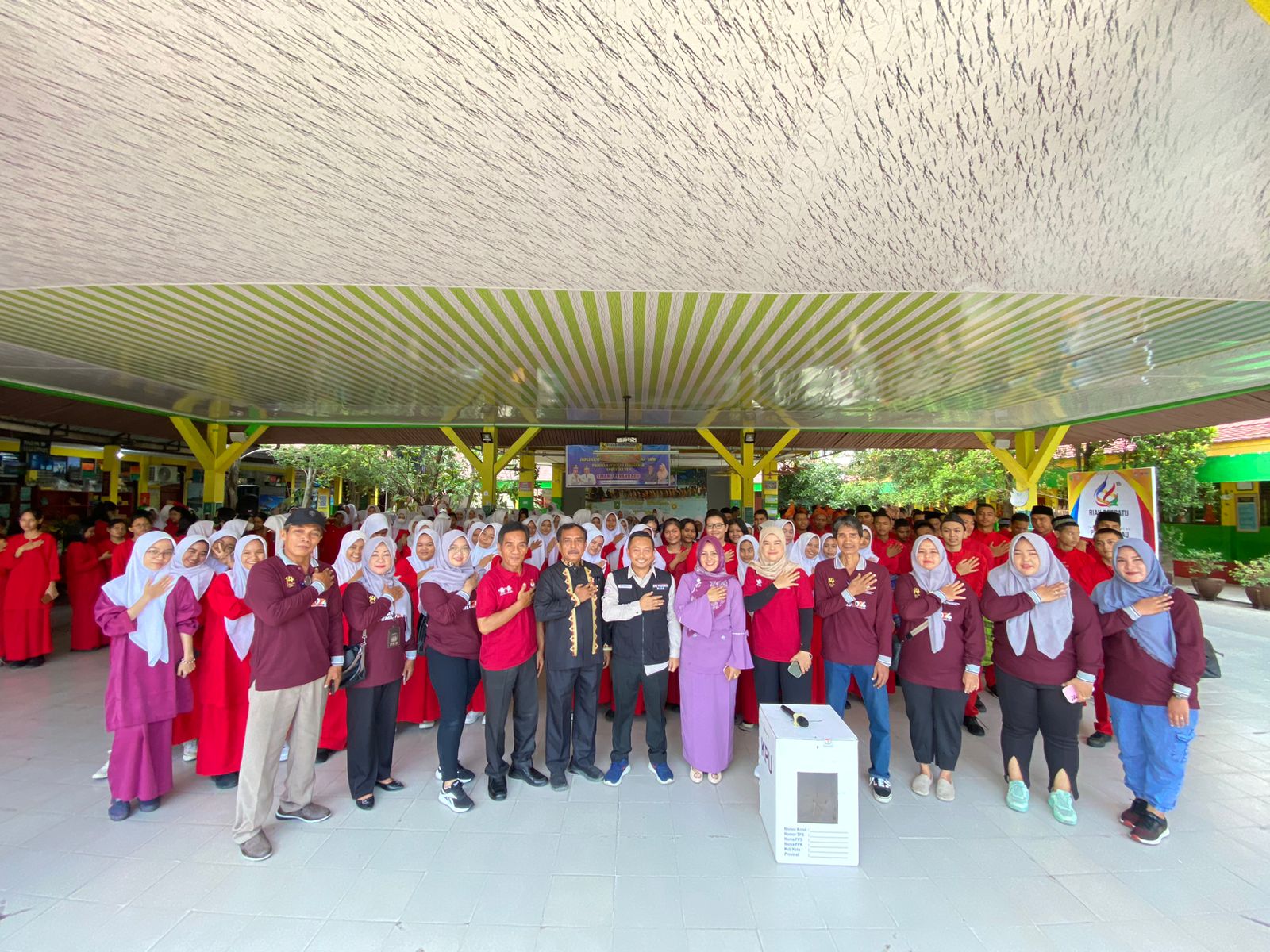 KPU Riau Melakukan Sosialisasi Pemilu 2024 Kepada Pemilu Pemula Di SMA Negeri 7 Pekanbaru