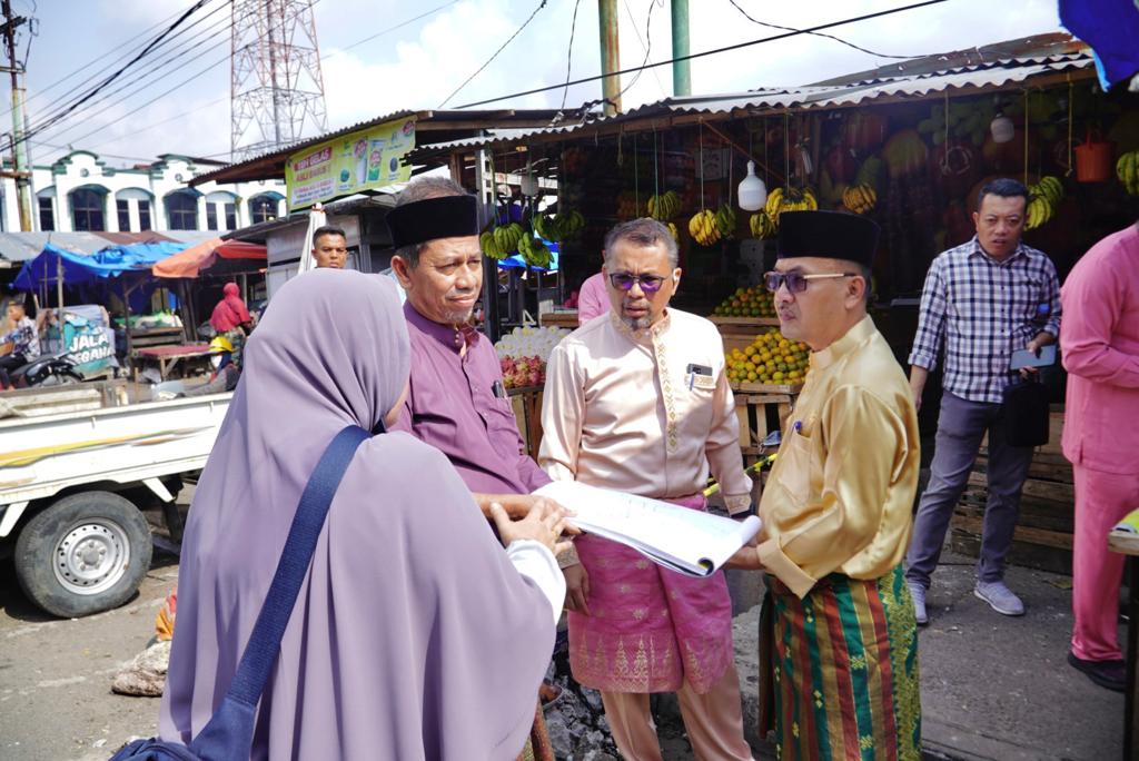 Didampingi Kadis PUPR Afdal,Pj.Bupati Kampar Muhammad Firdaus Tinjau Drainase