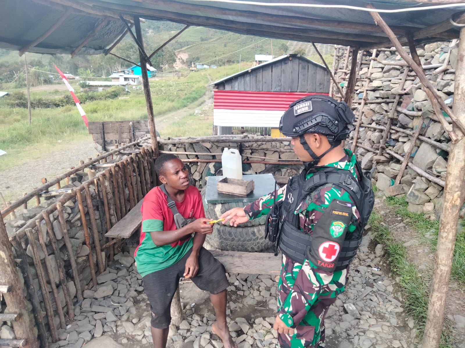 Sebagai Wujud Kepedulian, Satgas Yonif RK 115/ML Terus Menjaga Kesehatan Masyarakat Papua