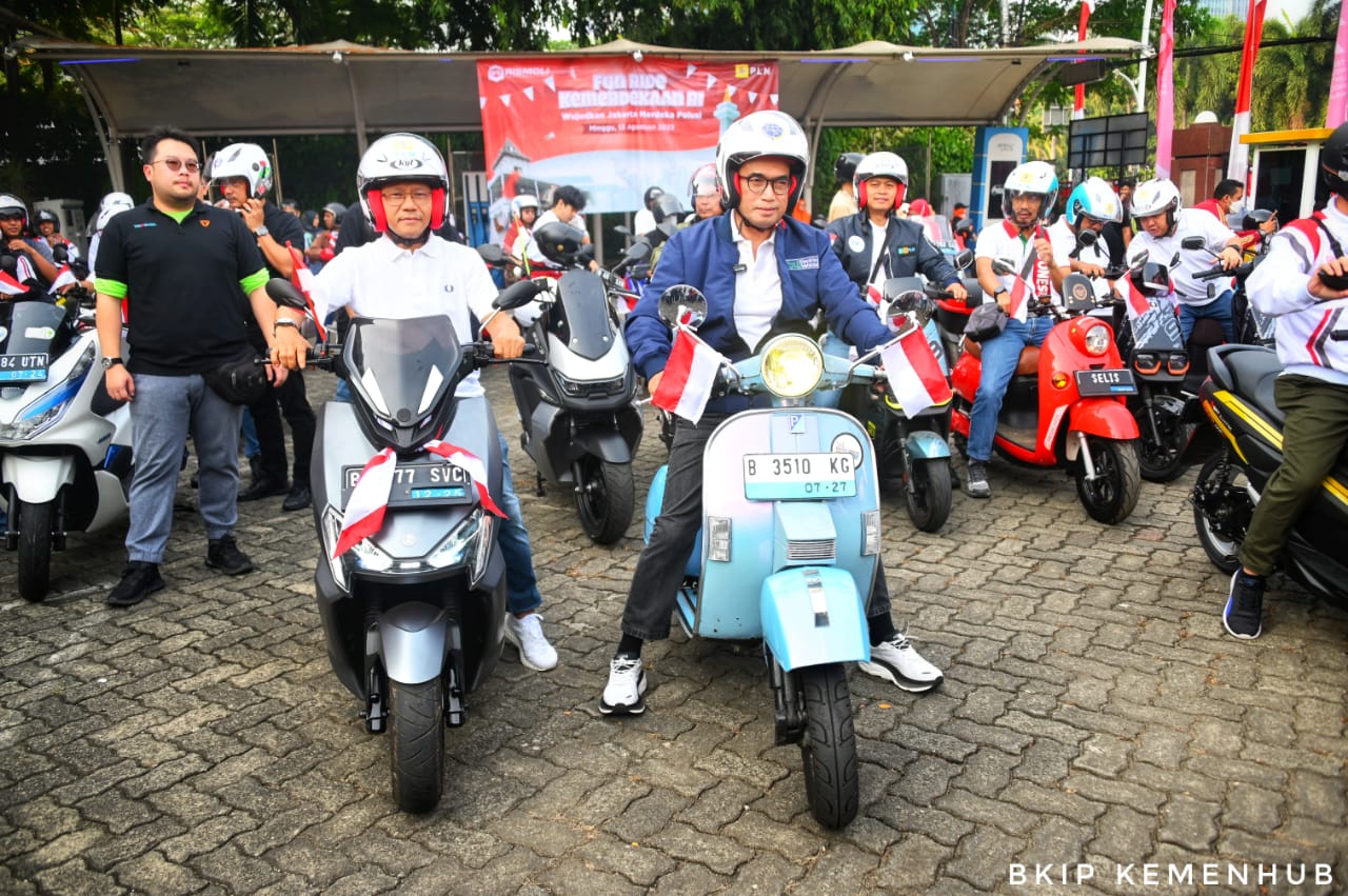 Turunkan Polusi Udara di Jakarta, Menhub Ajak Masyarakat Beralih ke Kendaraan Listrik