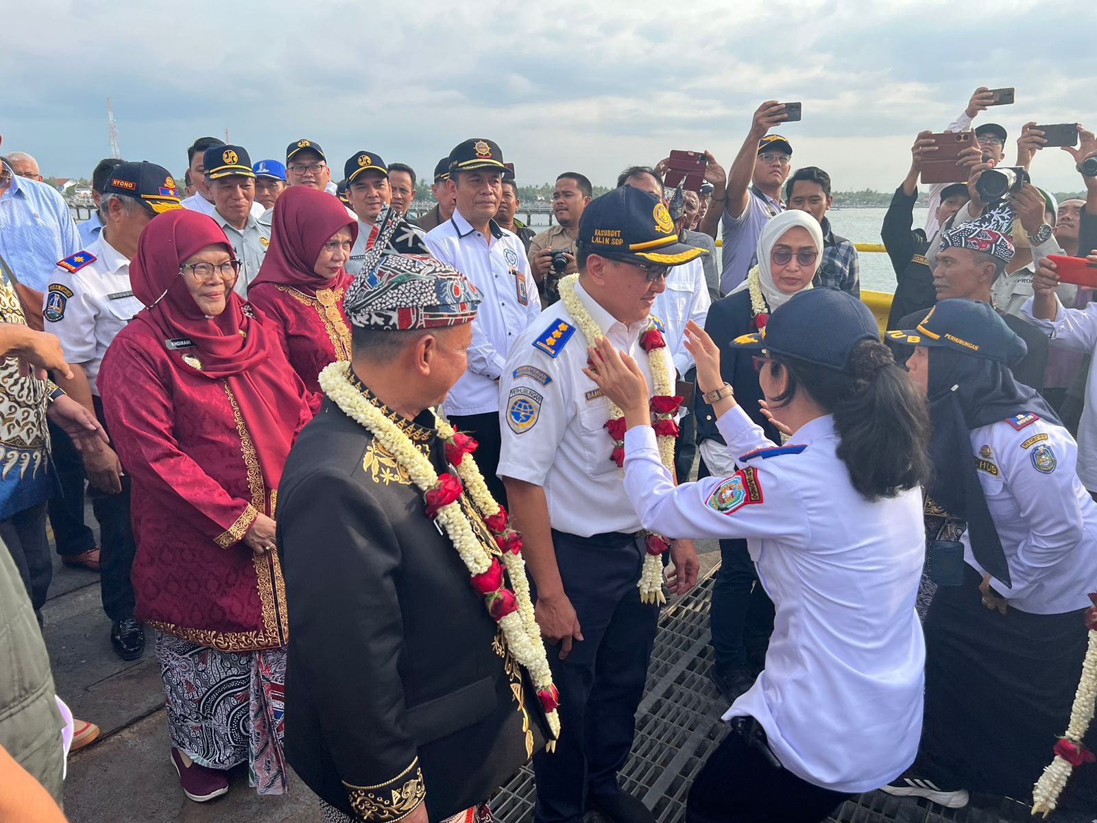 Tingkatkan Konektivitas,Ditjen Hubdat – Pemerintah Daerah Luncurkan Pelayaran Perdana Lintas Jangkar – Lembar