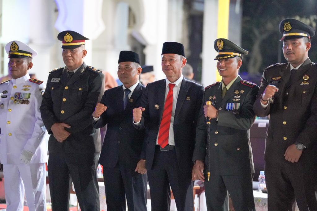 Bupati Rohil Lepas Peserta Pawai Obor Malam Taptu