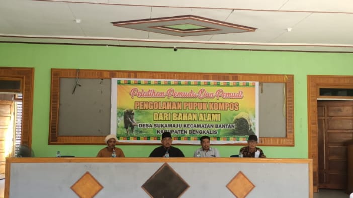 Pemdes Sukamaju Gelar pelatihan Pengelolaan Pupuk Kompos Dari Bahan Alami Bagi Pemuda – Pemudi Desa