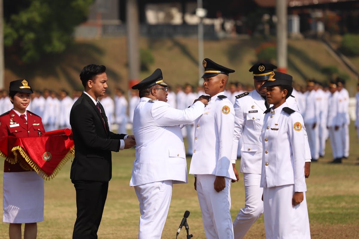 Kukuhkan Praja Pratama IPDN Angkatan XXXIV, Wamendagri : Jalani Pendidikan dengan Sungguh-Sungguh