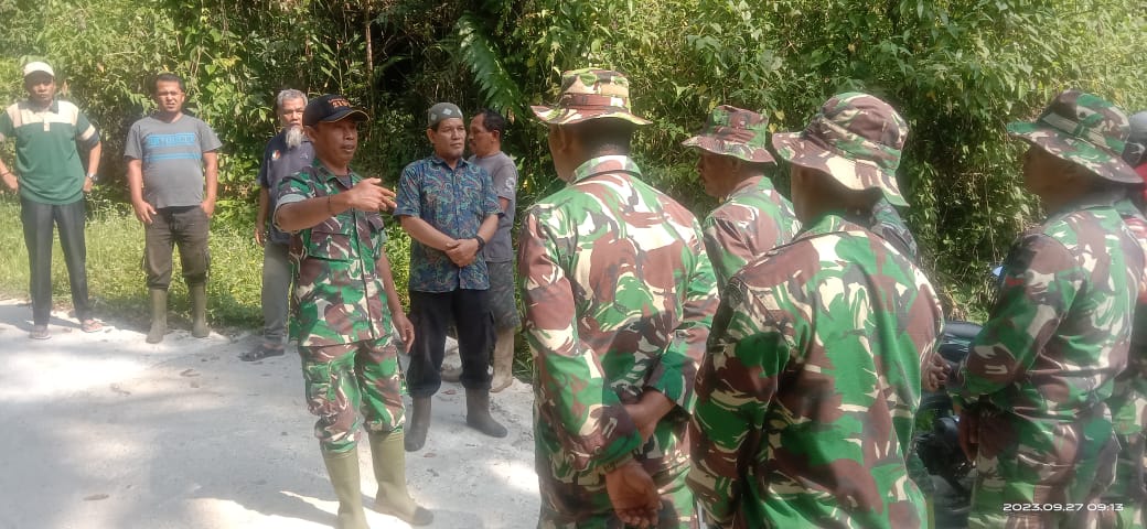 Kodim 0304 Agam Bersama Masyarakat Nan Limo Mengadakan Gotong Royong Gabungan