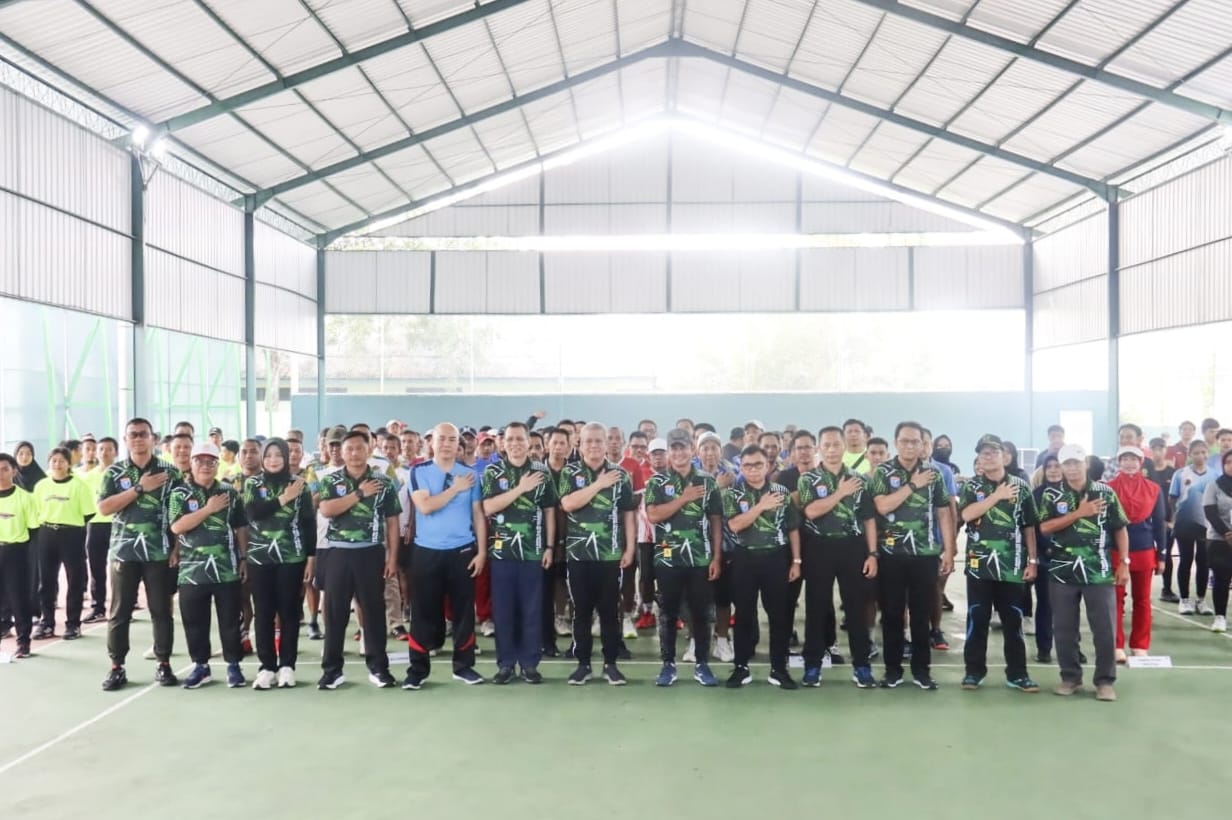 Peringati HUT ke-78 TNI, Pangdam XII/Tpr Buka Kejuaraan Tenis Lapangan Se – Kalimantan Barat