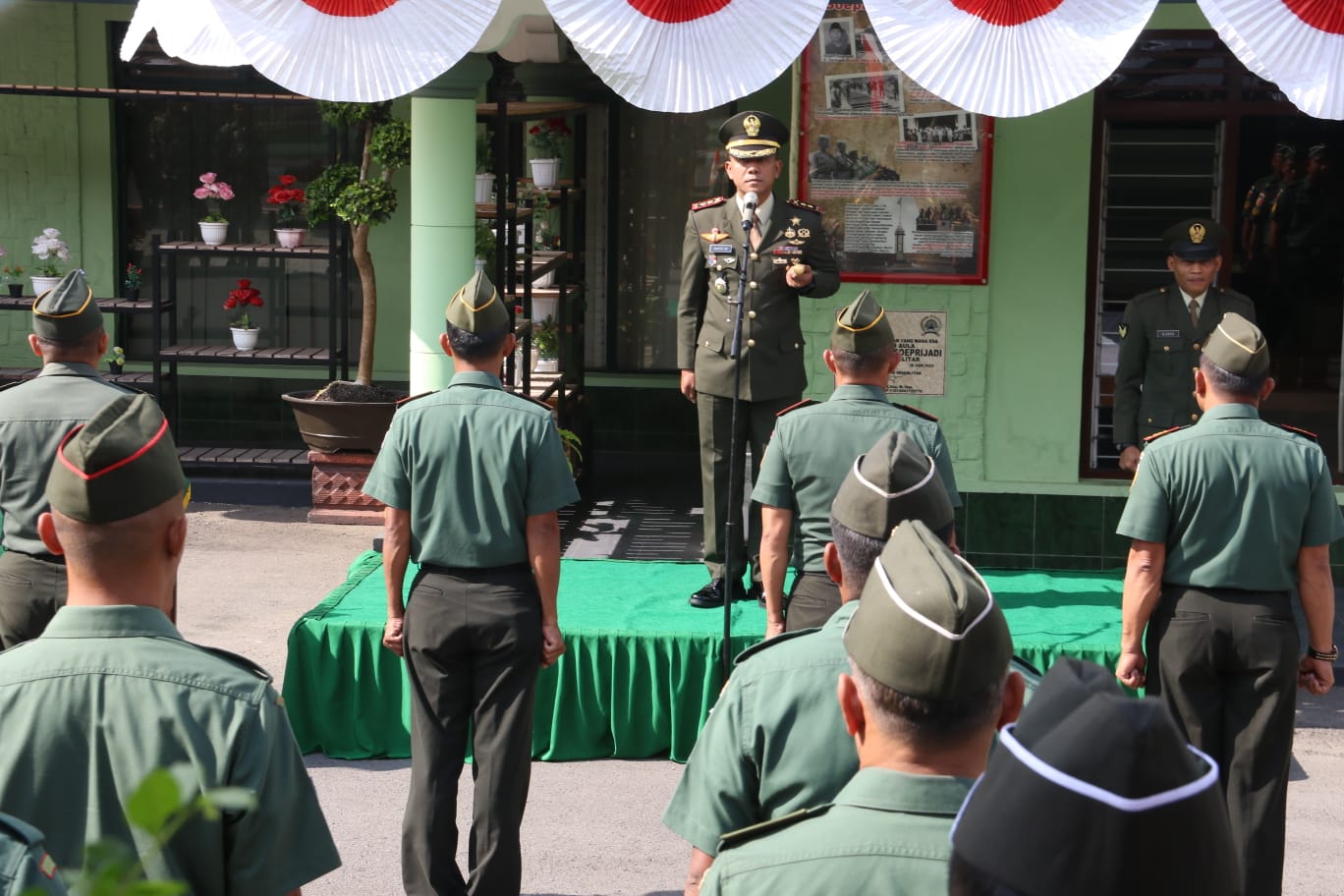 Pimpin Sertijab Danramil,Laporan Korps Pindah Satuan dan Pelantikan Kenaikan Pangkat, Ini Pesan Dandim 0808/Blitar