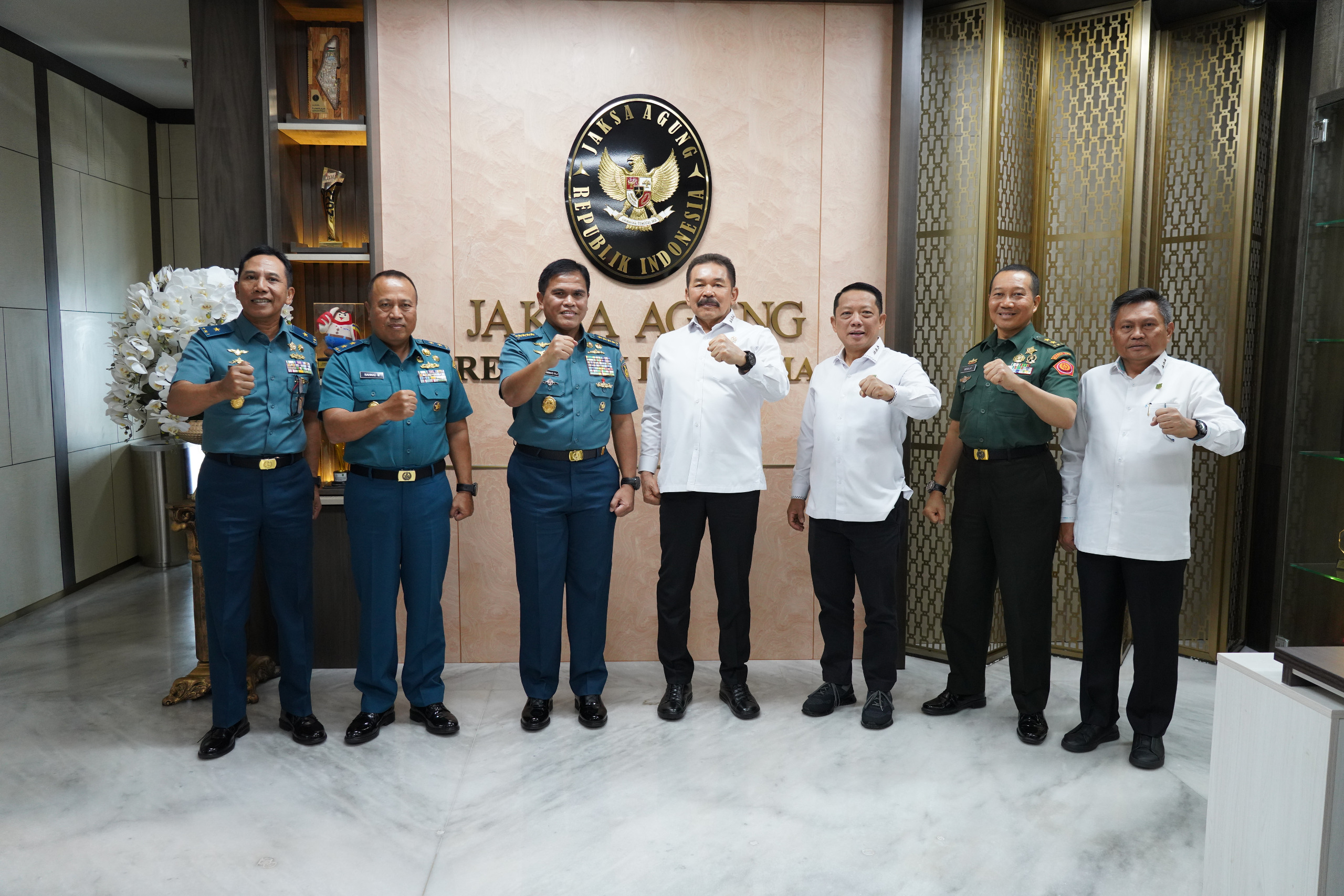 Pertemuan Koordinasi Jaksa Agung dengan Kepala Staf TNI Angkatan Laut Terkait Penegakan Hukum di Wilayah Laut