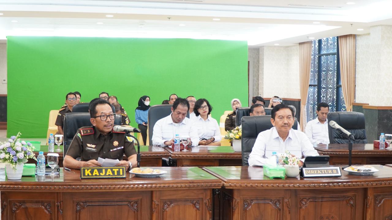 Kepala Kejaksaan Tinggi Riau mengikuti Rapat Monitoring dan Evaluasi Pakem dan Eksistensi Posko Perwakilan Kejaksaan RI