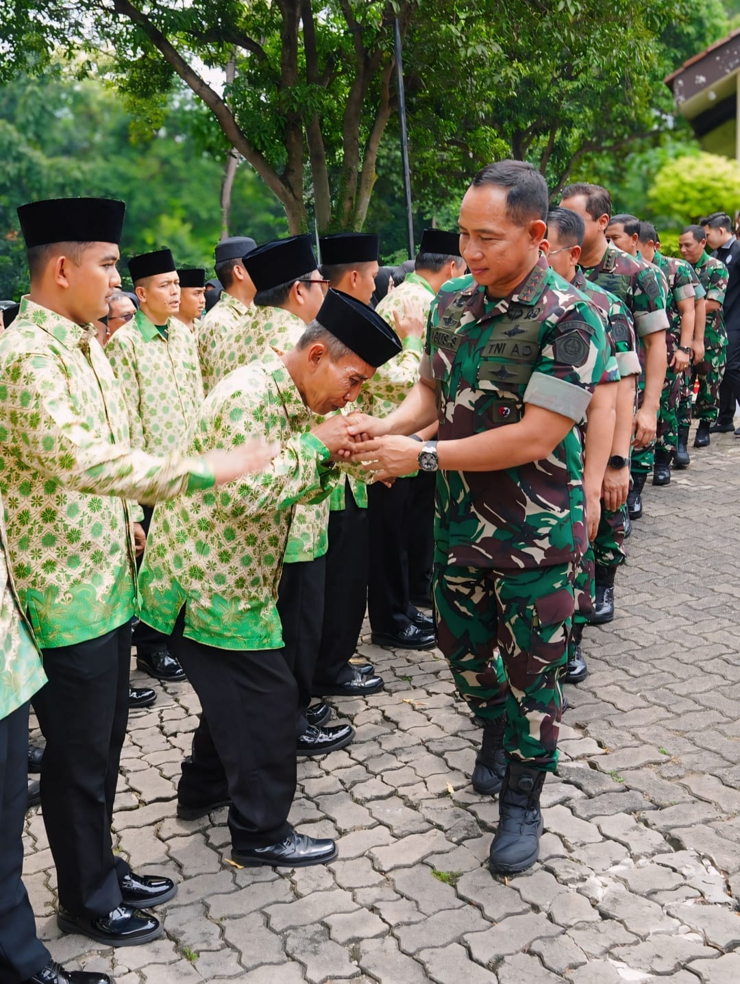 Panglima TNI Lepas 285 Prajurit dan ASN Jamaah Umroh Mabes TNI