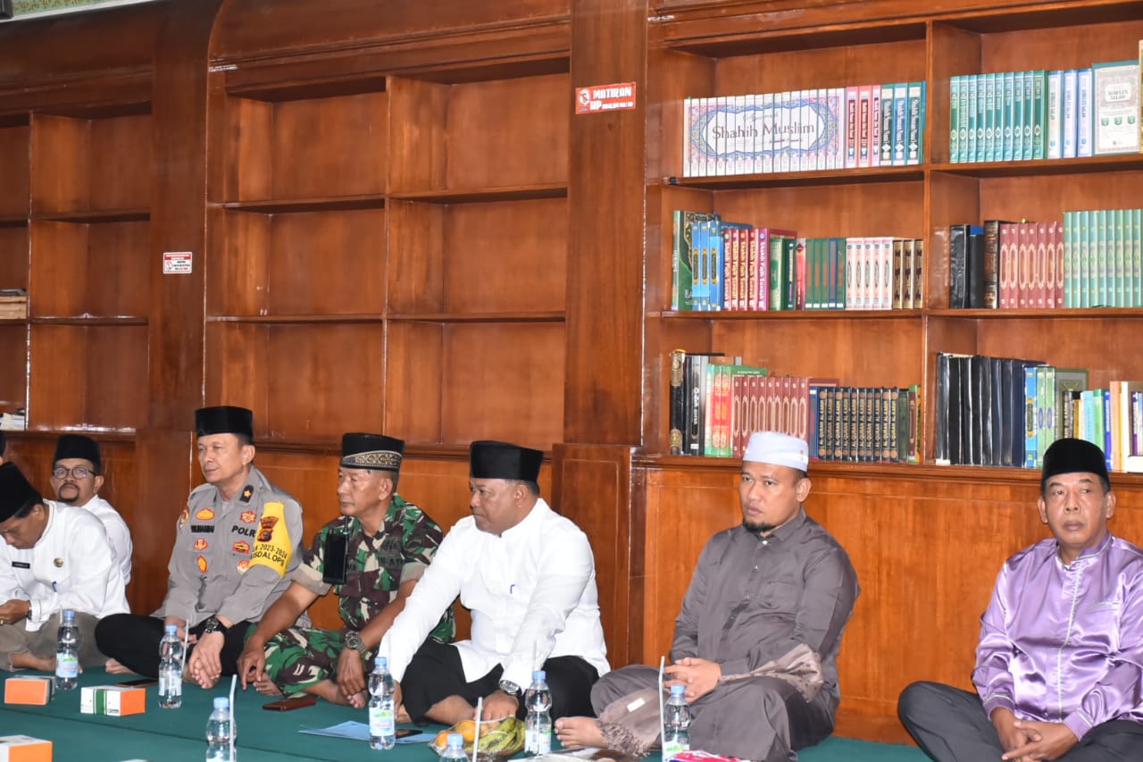 Yusri : “Kita jadikan sholat sebagai kunci sukses kehidupan dunia dan akhirat”