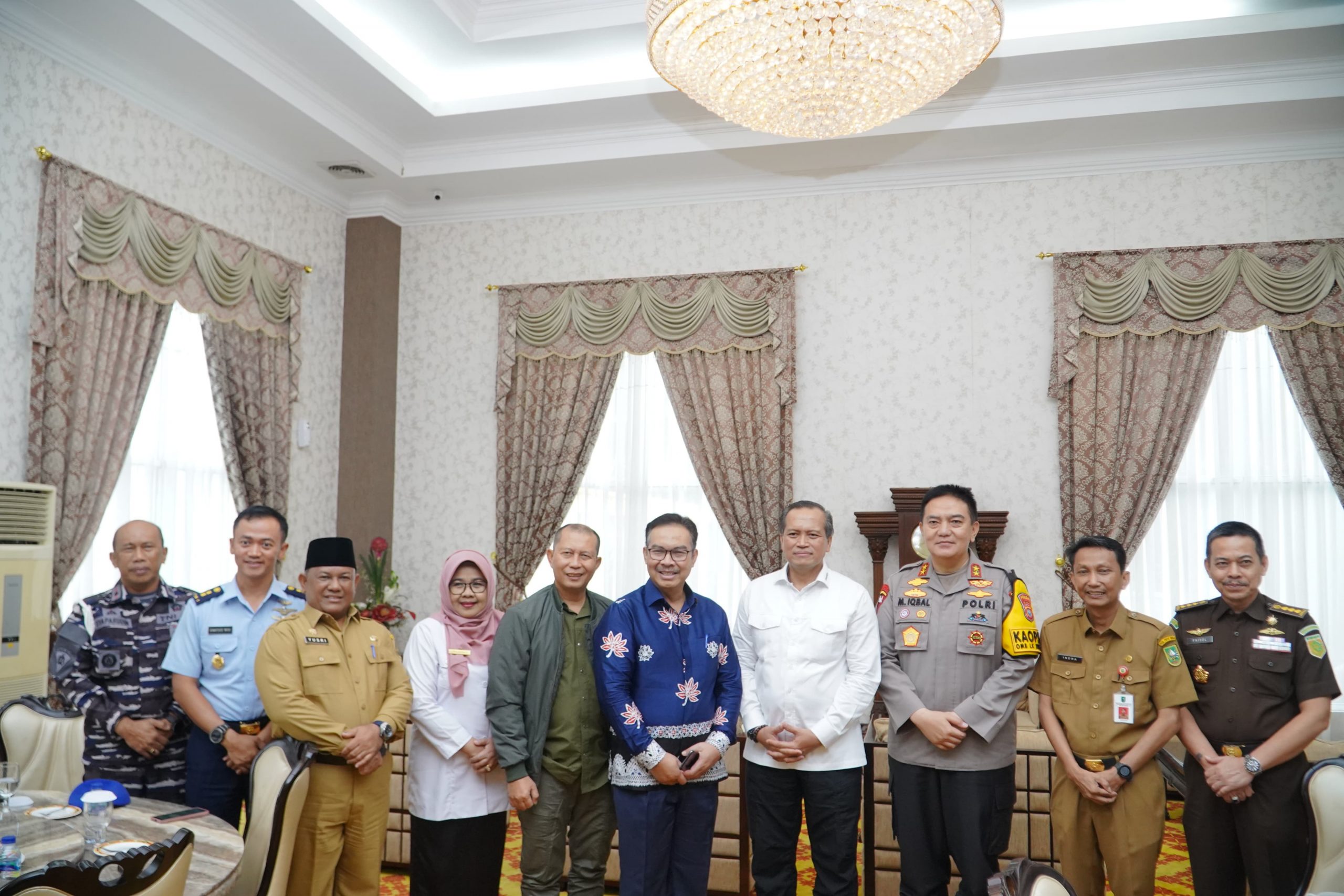 Gebyar AKS Provinsi Riau, Pj Sekda Kampar Sambut Langsung Kepala BKKBN Pusat di Bandara SSK II