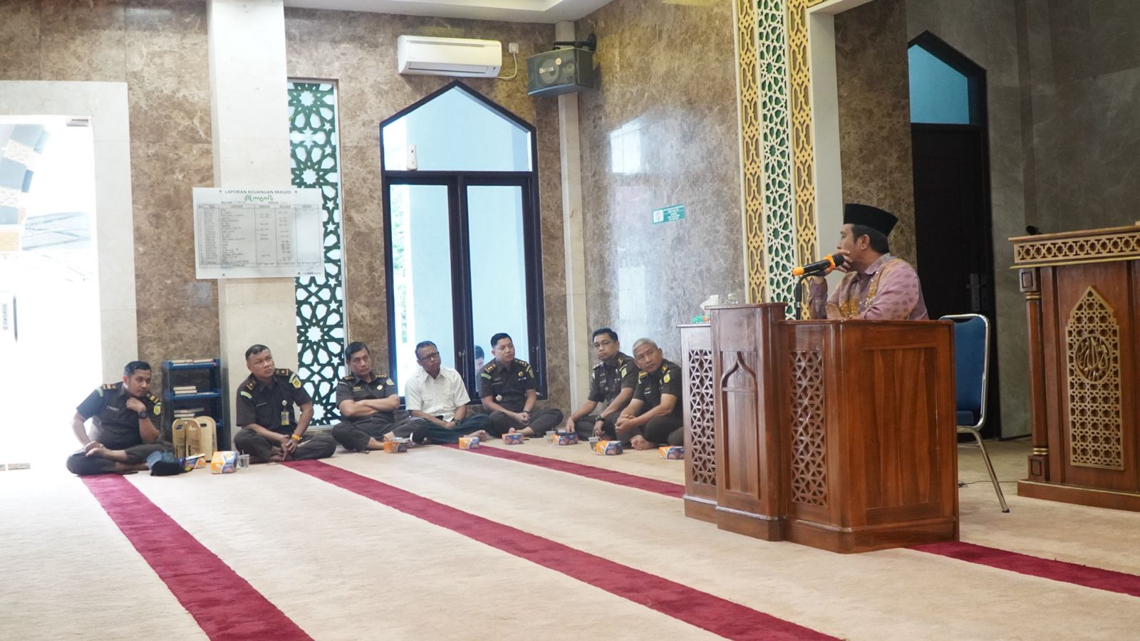 Pengajian Rutin Kejaksaan Tinggi Riau Oleh Ust.DR.H.Saidul Amin,MA