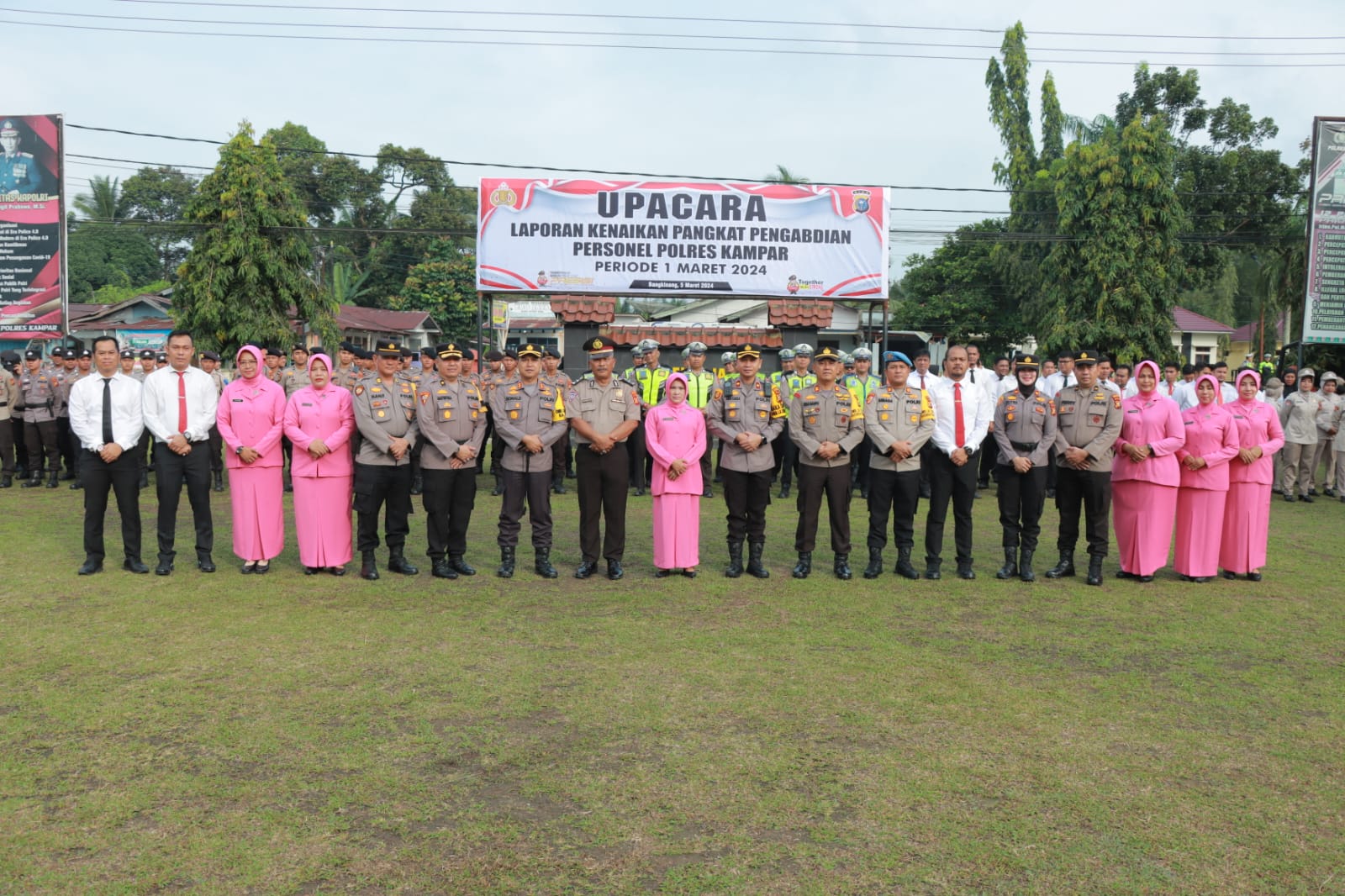 Personil Polres Kampar Mendapat Kenaikkan Pangkat Luar Biasa