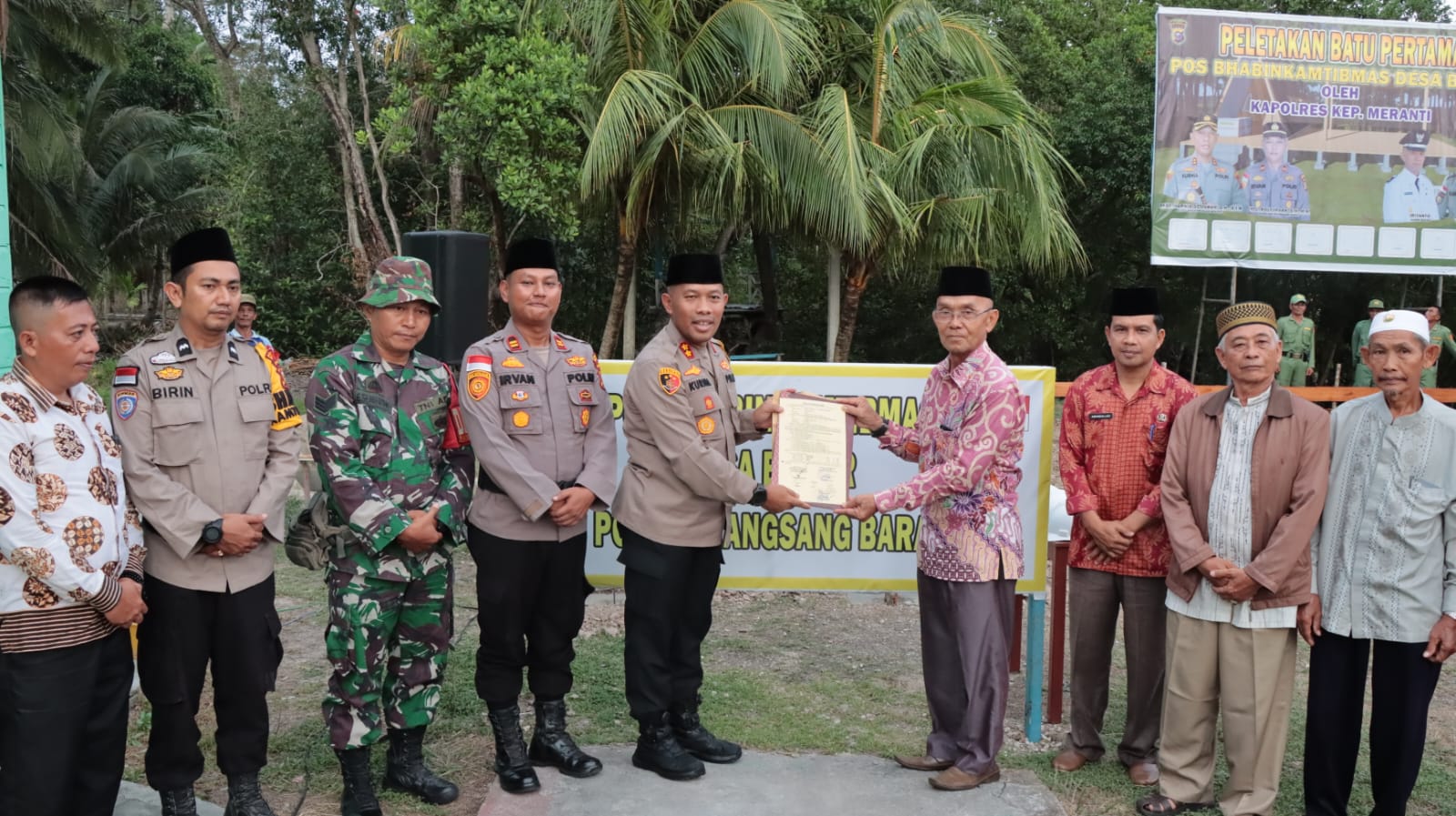 Kapolres Kepulauan Meranti AKBP Kurnia Setyawan SH SIK Peletakan Batu Pertama Pos Bhabinkamtibmas Desa Bokor