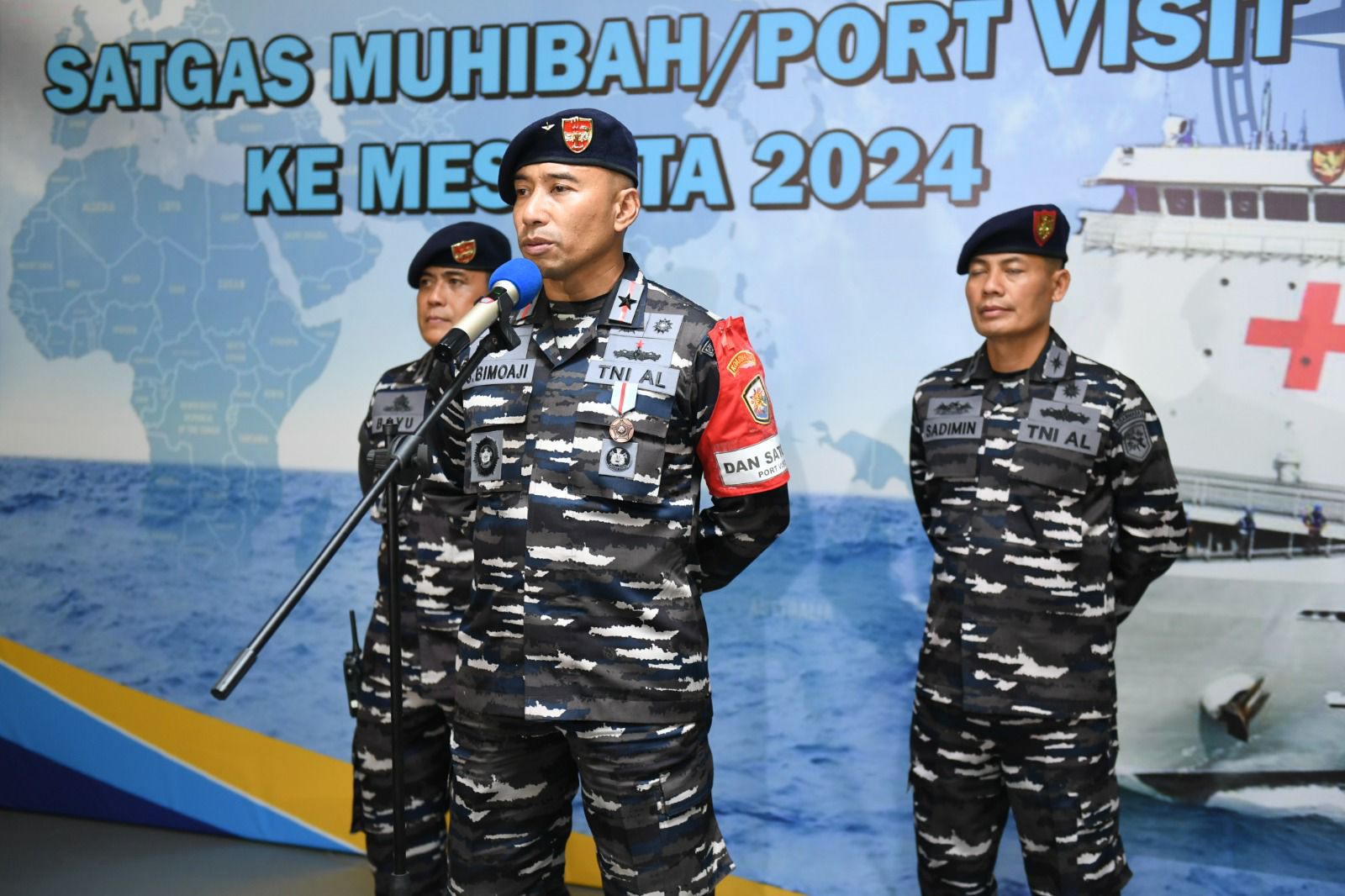 Dengan Waktu Terbatas, Satgas Port Visit Mesir Berhasil Salurkan Bantuan Kemanusiaan Terbesar