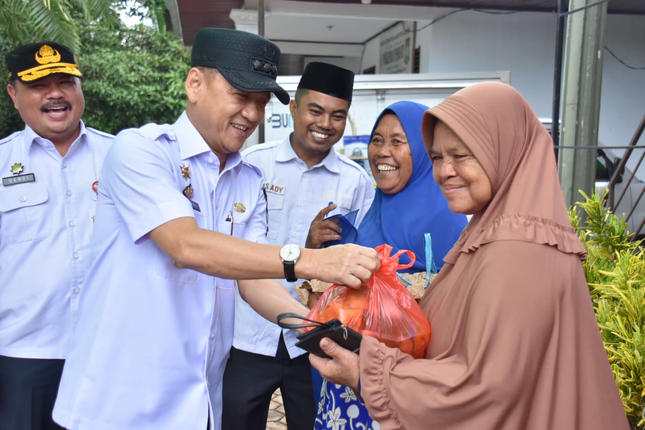 Operasi Pasar Murah,Ibu Hamidah : Terimakasih Bupati Kampar