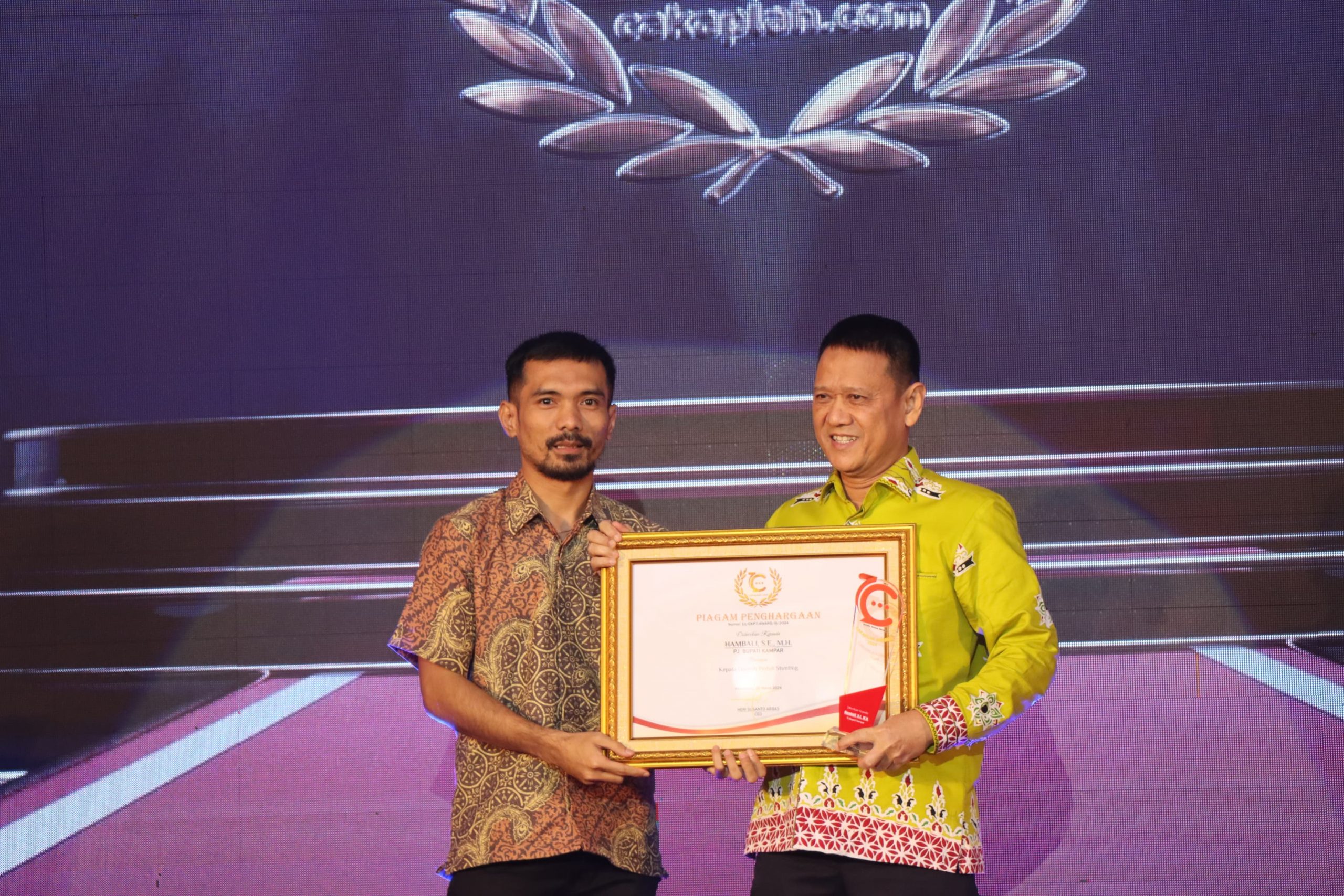 Raih Cakaplah Awards 2024 Kategori Kepala Daerah Peduli Stunting, Hambali Bangga Kab. Kampar Berprestasi