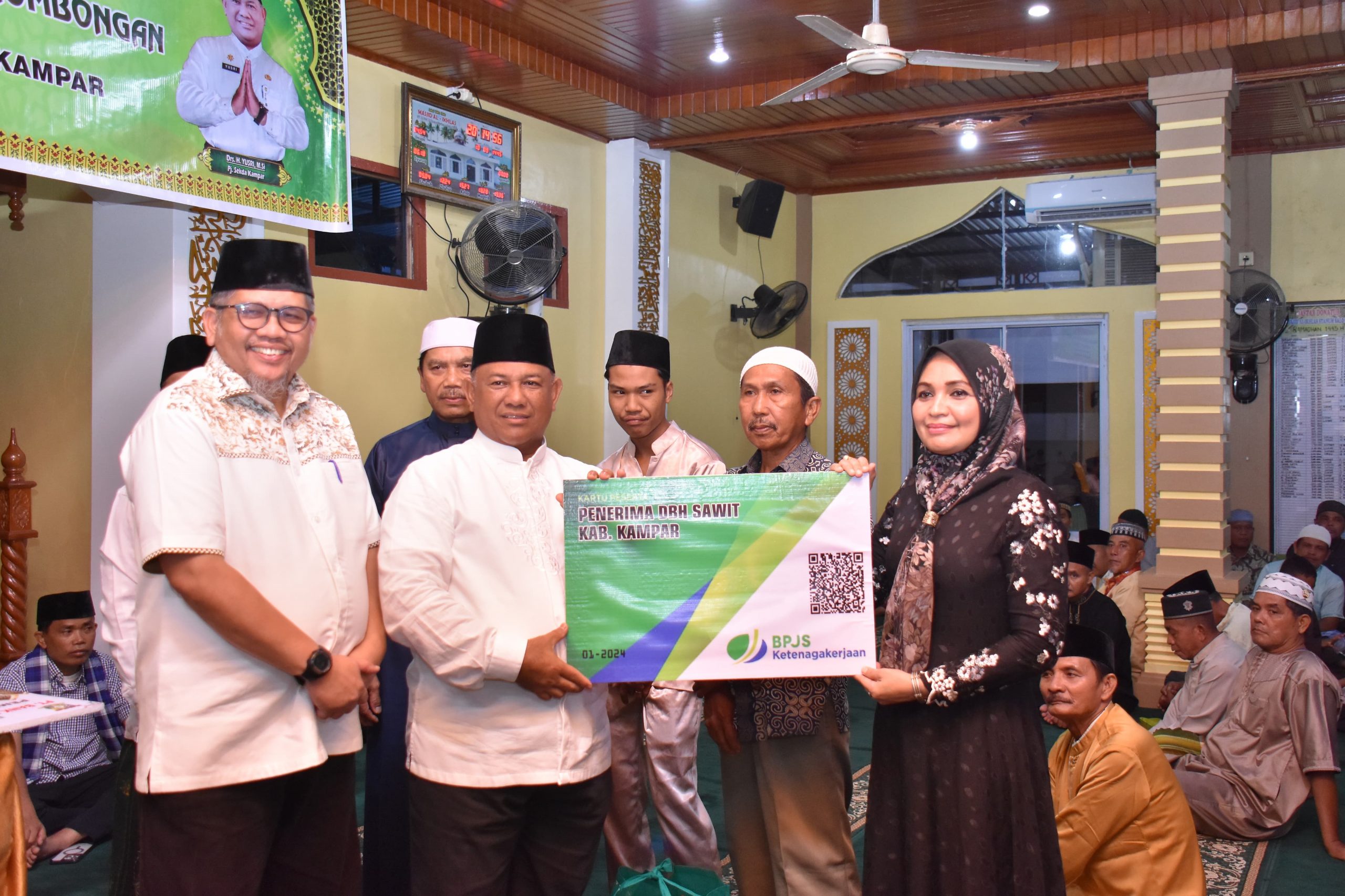 Safari Ramadhan Di Desa Salo Timur, Pj Sekda Kampar Ajak Masyarakat Sukseskan dan Hadapi Pilkada Dengan Kerukunan dan Kegembiraan