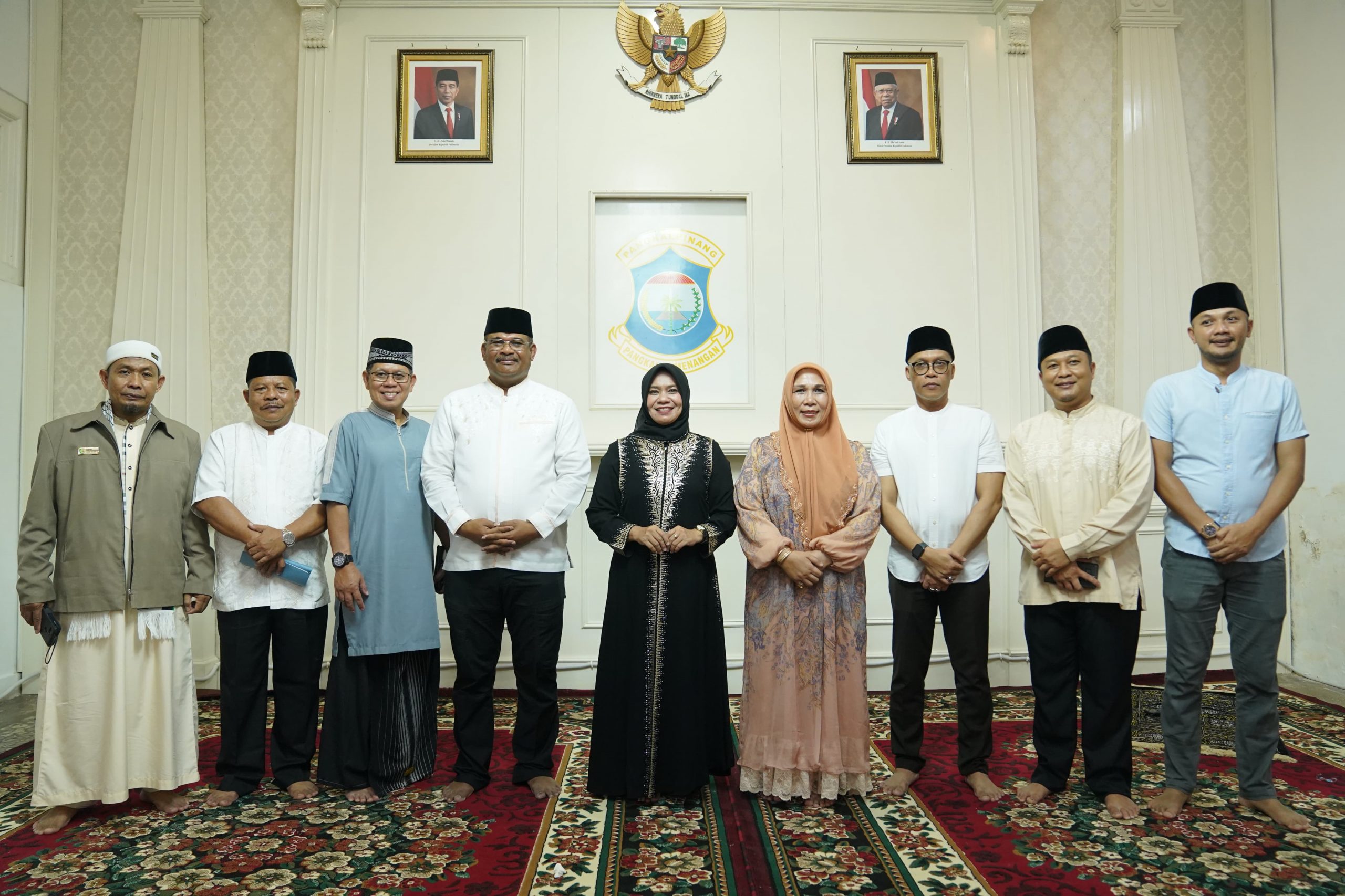 Berbagi Keberkahan di Bulan Ramadan, Pj Gubernur Safrizal Berikan Santunan untuk 100 Anak Yatim