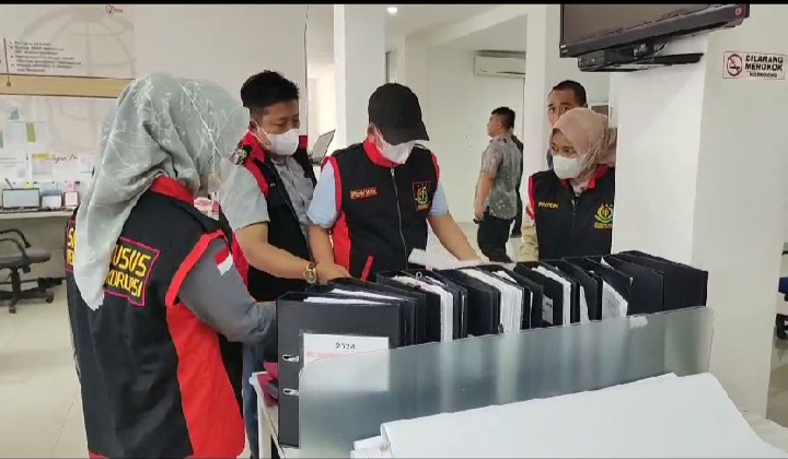 Penggeledahan Dalam Perkara Dugaan Tindak Pidana Korupsi Penerbitan Surat Penguasaan Hak (SPH) Untuk Ijin Perkebunan Dan Kegiatan Usaha Perkebunan Di Wilayah Kab.Musi Rawas Tahun 2010 S/D 2023
