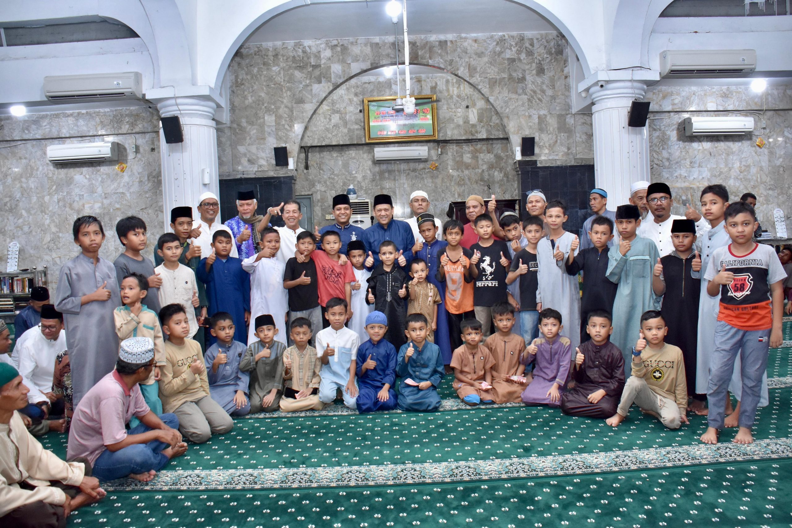 Ramadhan Terakhir 1445H,Pj Bupati Kampar Tarawih Di Masjid Raya Bangkinang