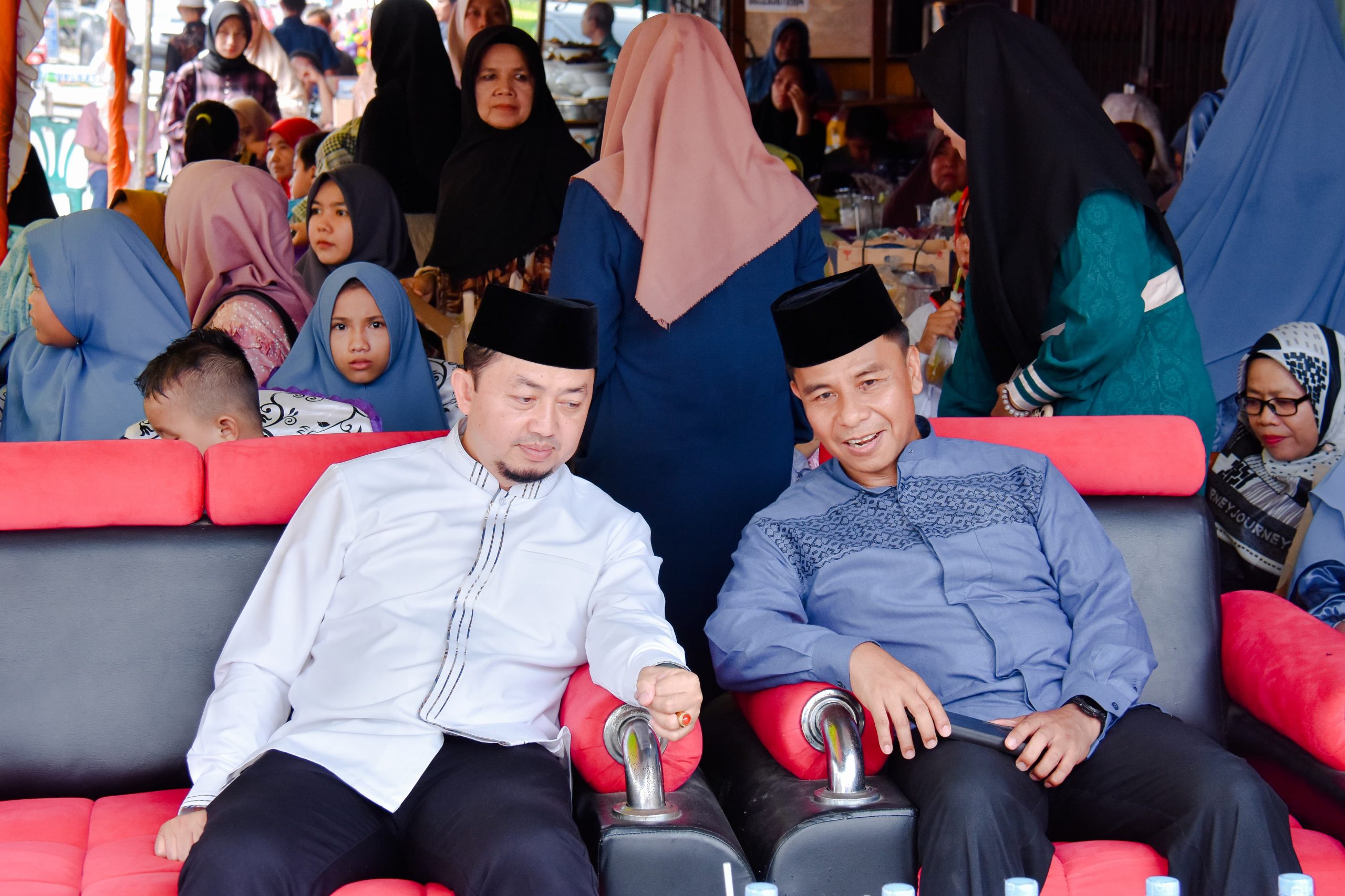 Plh.Sekda Kampar Hadiri Halal Bihalal Dan Pembagian Santunan Anak Yatim Di Desa Teratak Kec. Rumbio Jaya