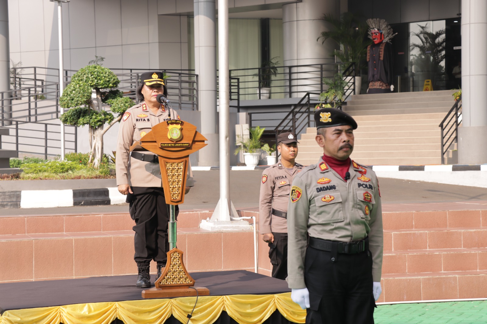 Polres Metro Jakarta Barat Gelar Upacara Hari Kesadaran Nasional 2024 dengan Khidmat