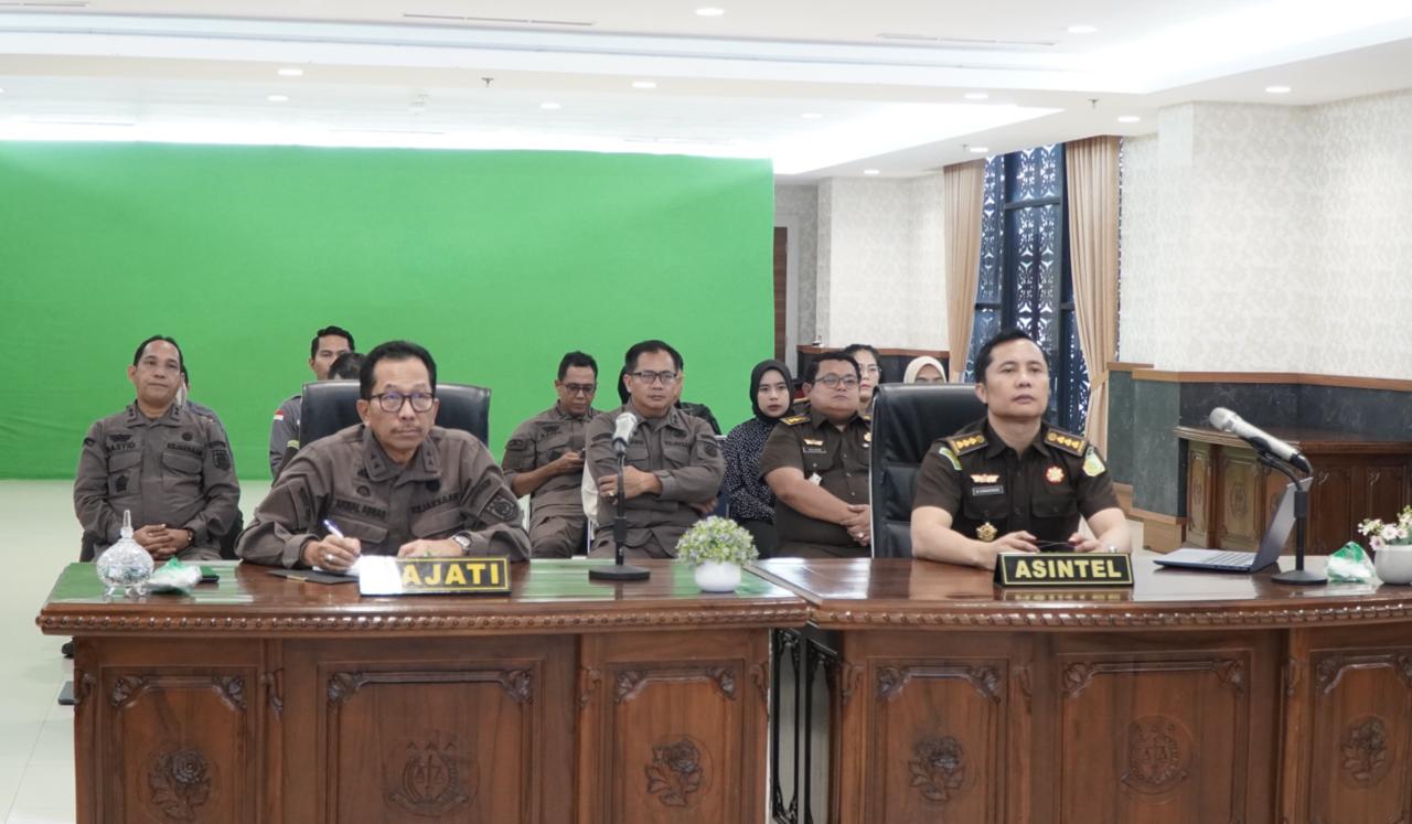 Kajati Riau mengikuti Kegiatan Kunjungan Kerja (Kunker) JAM Intelijen Kejaksaan Agung RI Secara Virtual