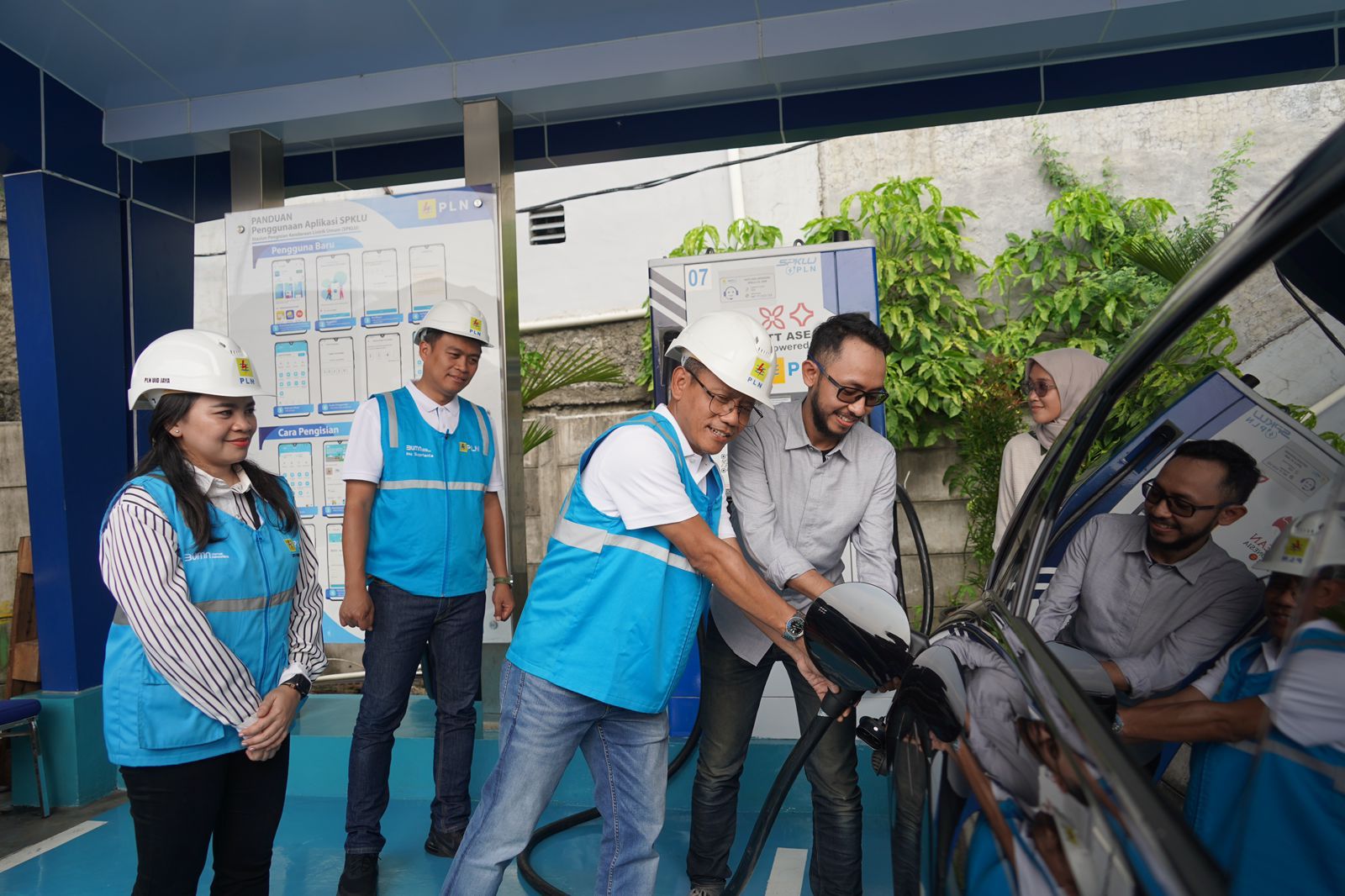 Kesiapan SPKLU PLN Diapresiasi Pemudik, Semua Lancar dan Banyak Fasilitas Pendukungnya