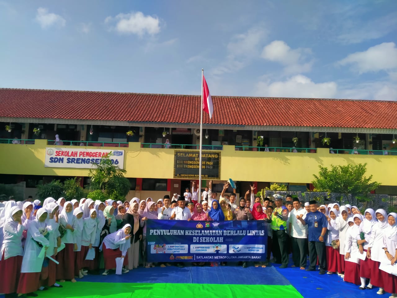 Satlantas Jakarta Barat Sosialisasikan Bahaya Narkoba dan Keselamatan Berkendara Ke Siswa SDN Srengseng 05 Pagi