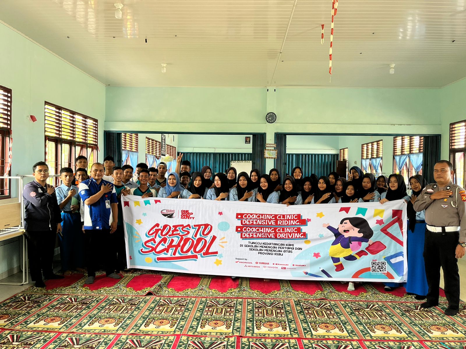 Sat Lantas Polres Kampar Bersama ISDC Polda Riau Gelar Giat Police Goes To School di SMAN 1 Tambang