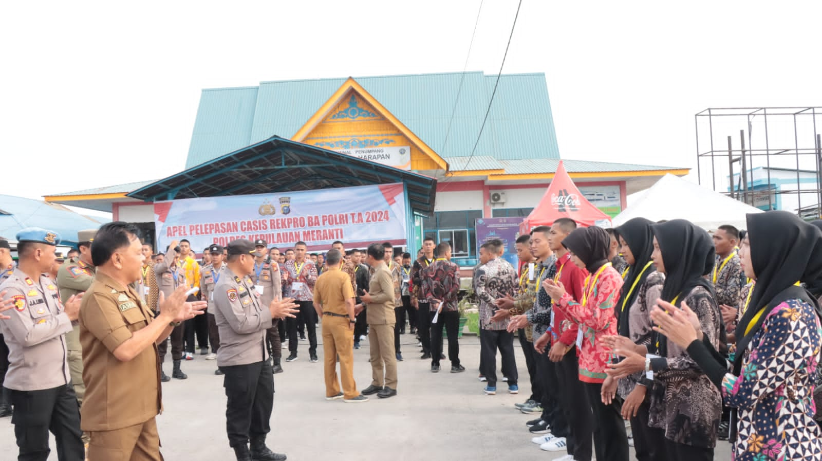 Wakapolres Dampingi Plt Bupati Lepaskan Casis Rekpro Polres Kepulauan Meranti Menuju Polda Riau