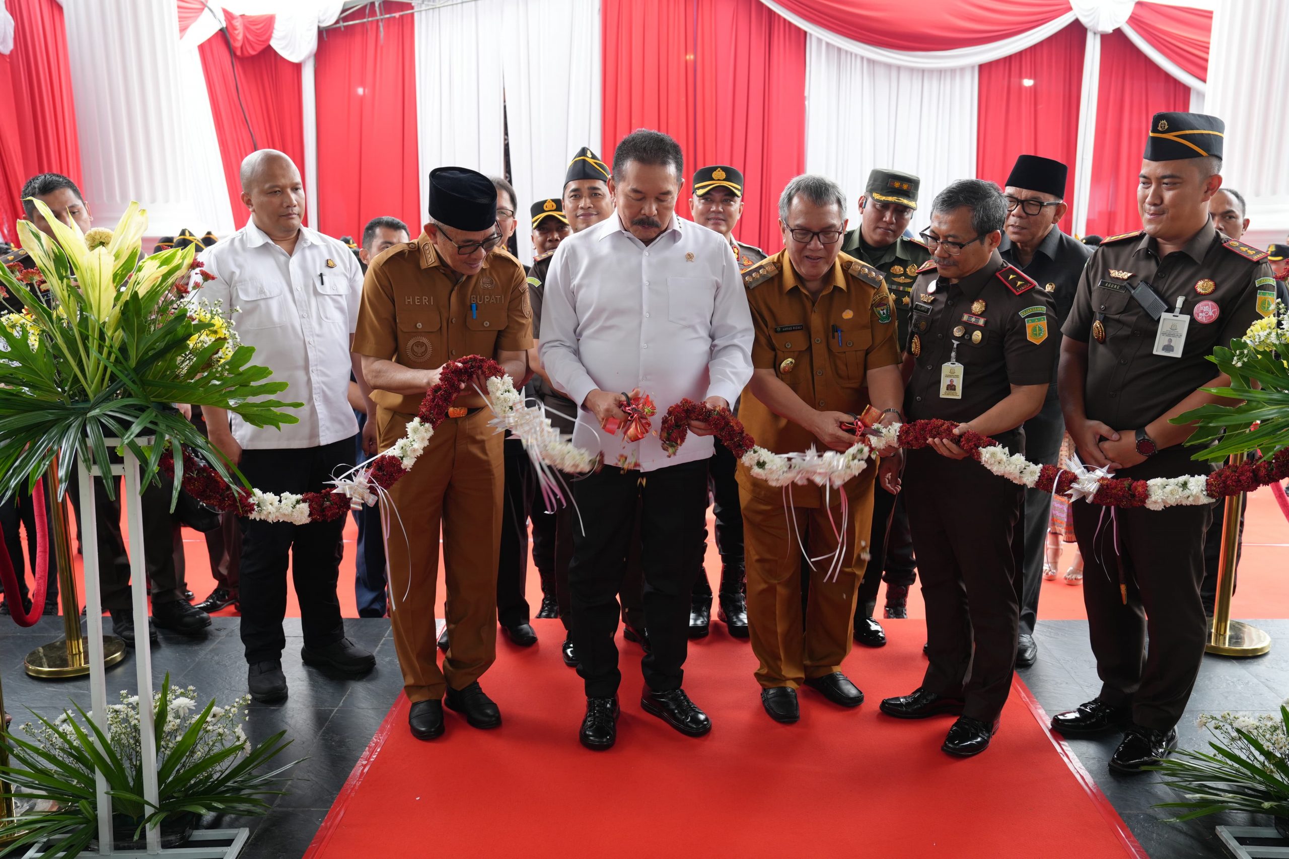 Kunjungan Kerja Jaksa Agung RI Ke Wilayah Hukum Kejati Sumsel Dalam Rangka Peresmian Gedung Baru Kejari PALI Dan Kejari Muara Enim Serta Kunjungan Pada Kejari Prabumulih