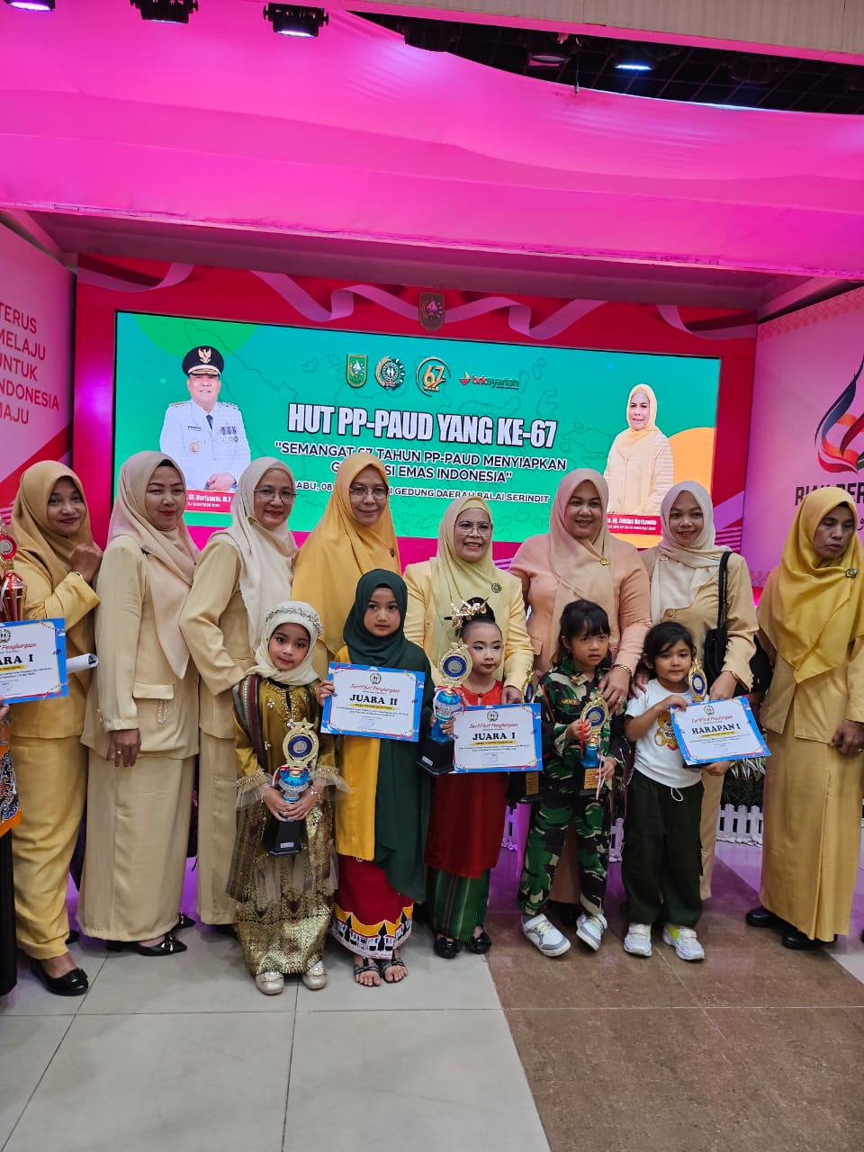 HuT PP PAUD  Yang Ke – 67 Farrahnia Aqsaina Adilla fitri Mengikuti Lomba Fashion Show Baju Melayu Tingkat Anak-Anak  Paud/TK Berhasil Meraih Juara Ke Tiga