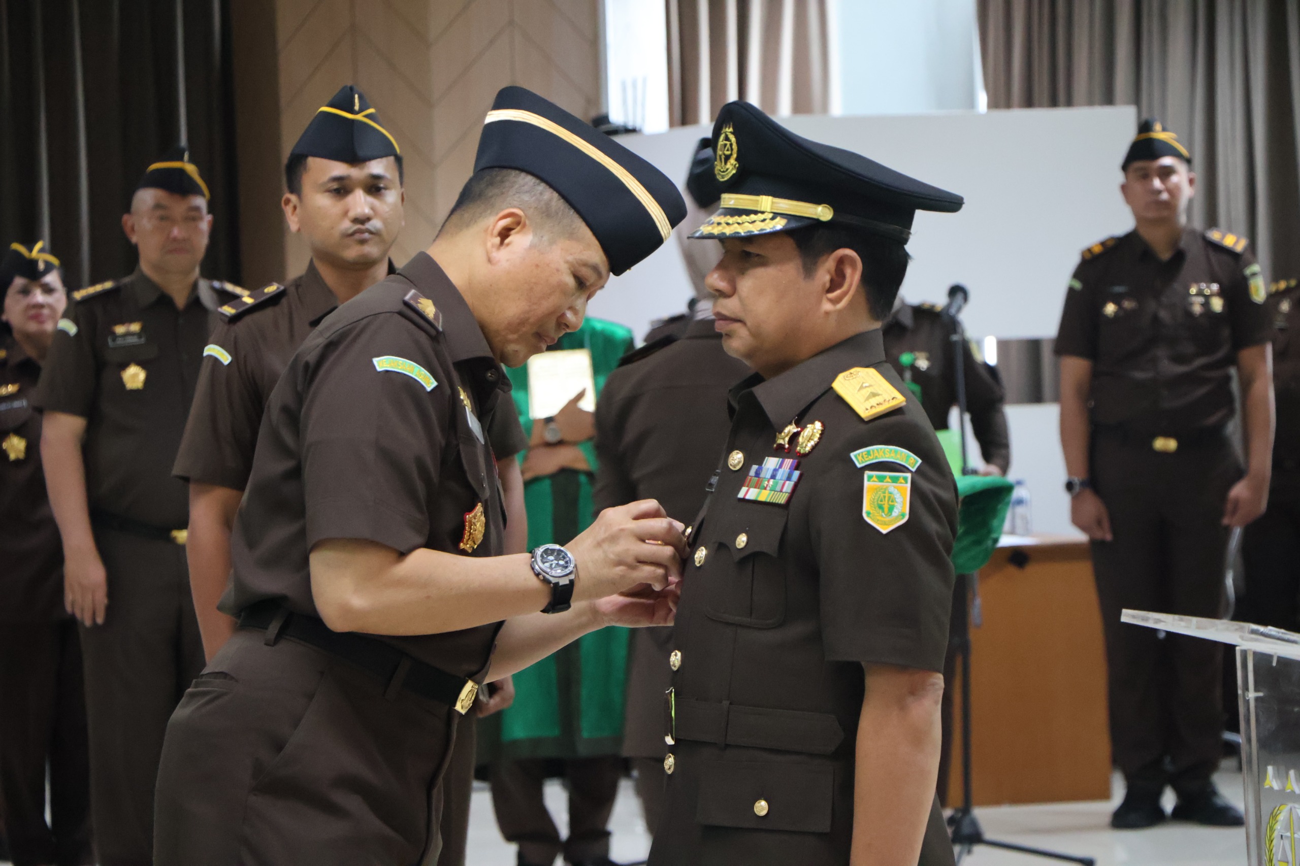 JAM-Pidmil Mayjen TNI Dr. Wahyoedho Indrajit Melantik Dan Mengambil Sumpah Laksamana Pratama TNI Effendy Maruapey, S.H.M.H. Sebagai Direktur Penindakan