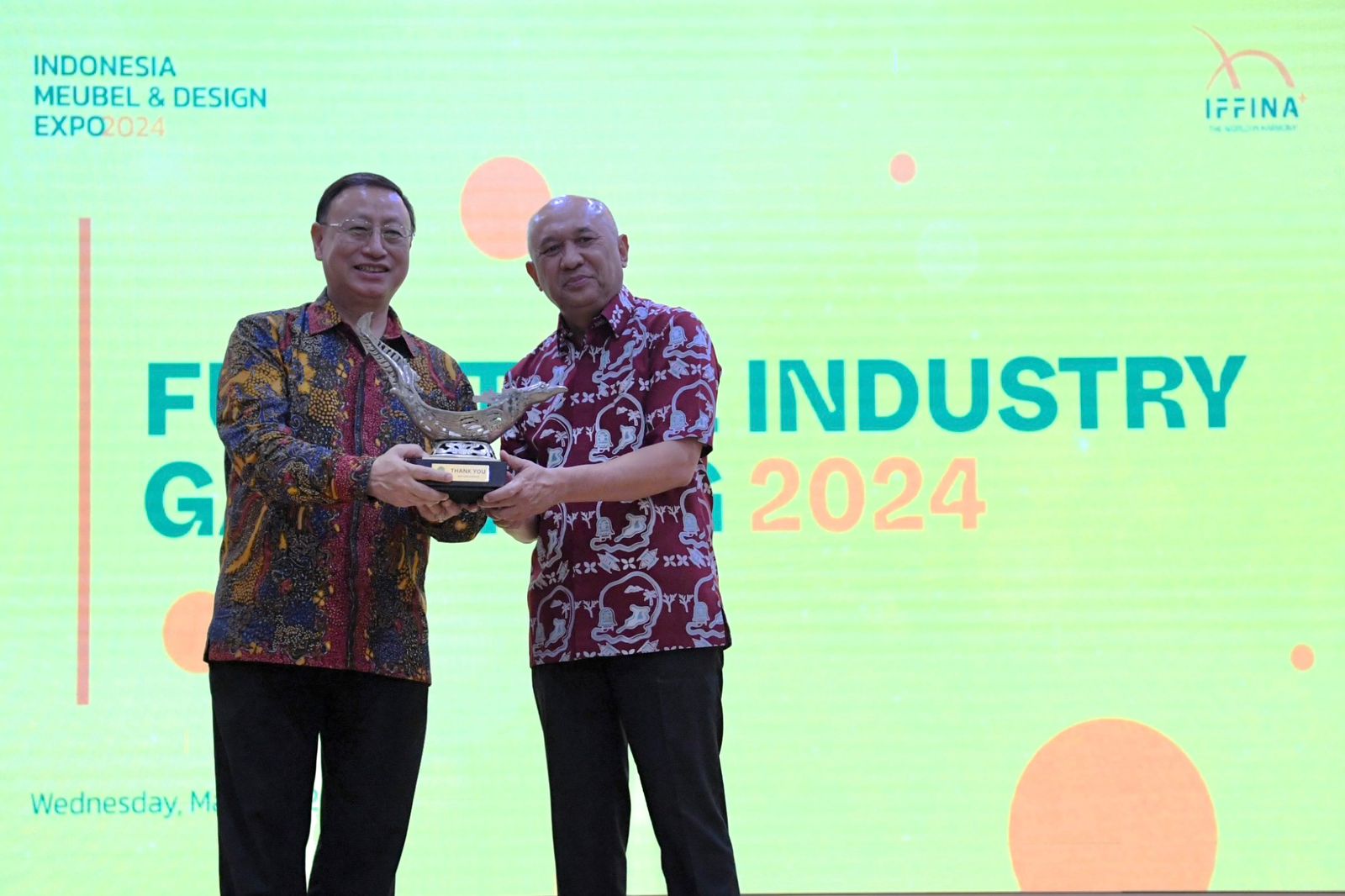 Dukung IFFINA 2024, MenKopUKM Tekankan Pentingnya Peningkatan Kualitas Industri Furnitur di Indonesia