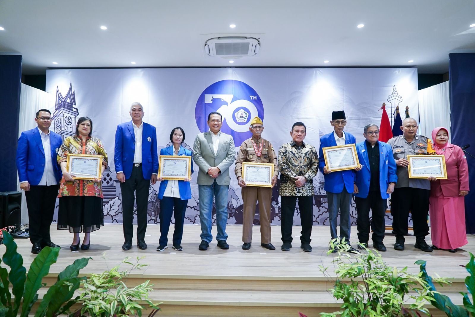 Hadiri Peringatan HUT Ke-70 IP-KI, Ketua MPR RI Bamsoet Ajak Perkuat Benteng Ideologi Melalui Wawasan Kebangsaan