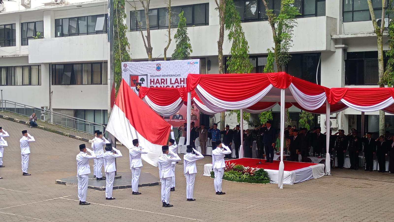 Penjabat Wali Kota Cimahi Pimpin Apel Hari Lahir Pancasila