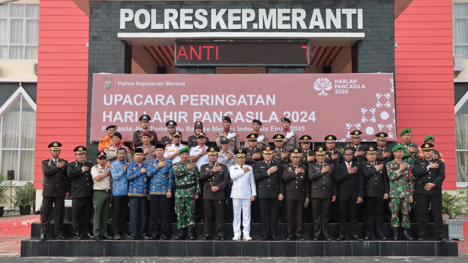 Peringati Hari Lahir Pancasila Polres Kepulauan Meranti Gelar Upacara Dihalaman Mapolres