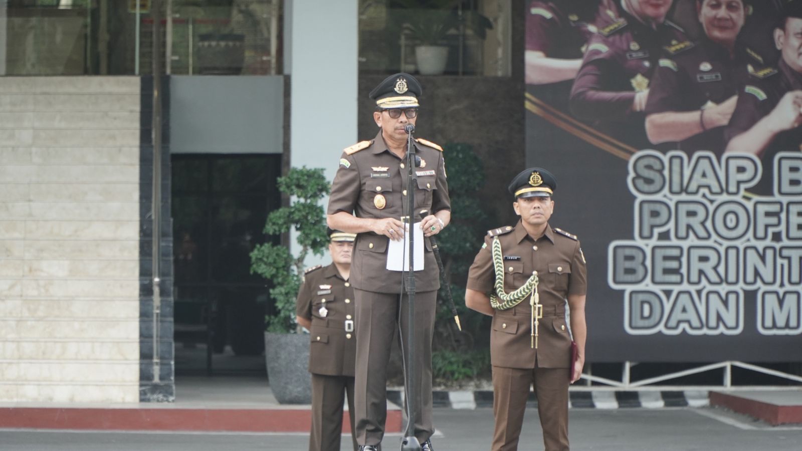 Kepala Kejaksaan Tinggi Riau Pimpin Upacara Dalam Rangka Hari Lahir Pancasila