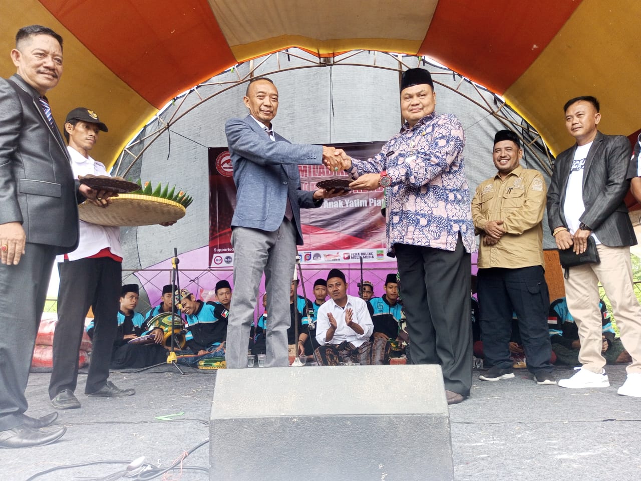 LSM PEKA Gelar Milad Ke-8 Tahun Dengan Berbagi Santunan Anak Yatim Piatu